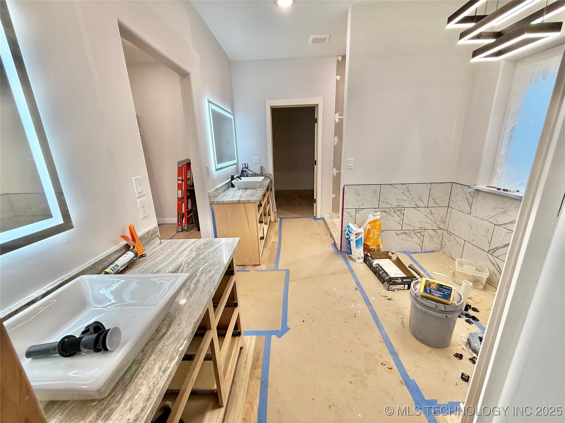 16325 Meadow View Road Property Photo 17