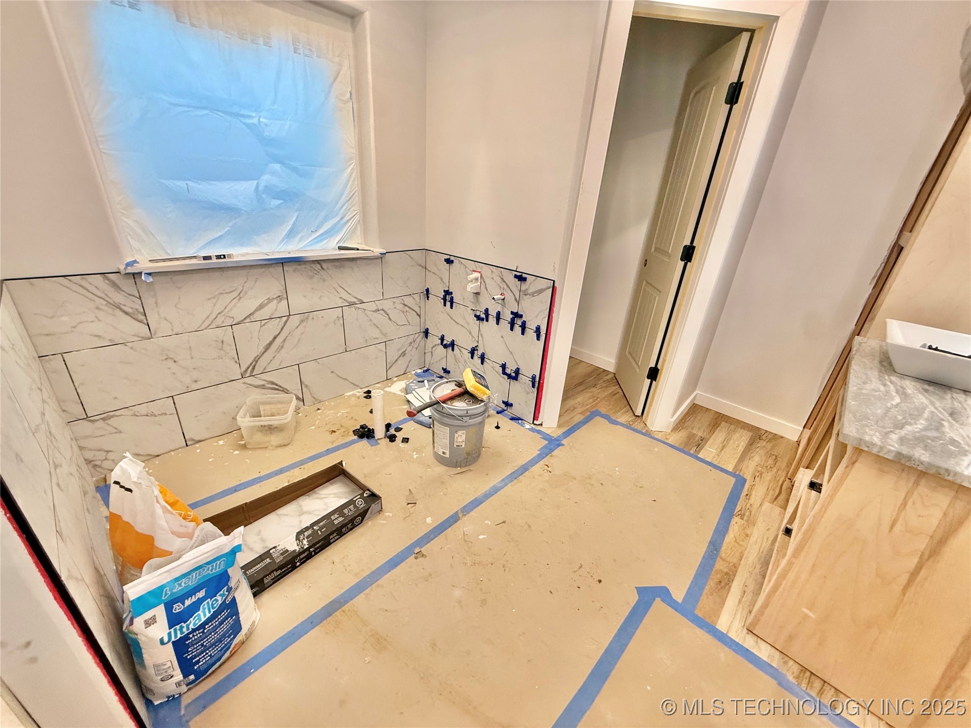 16325 Meadow View Road Property Photo 18