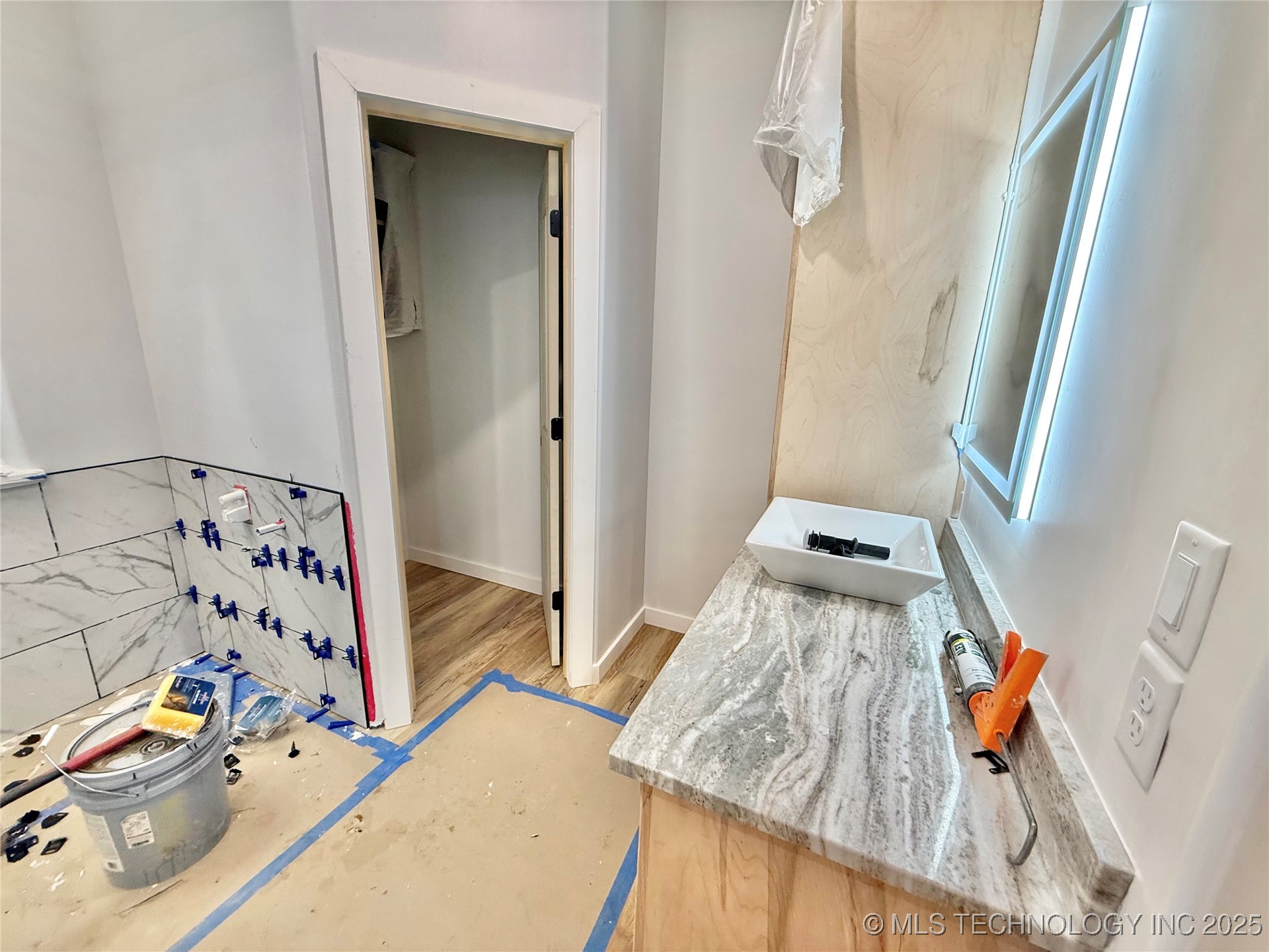 16325 Meadow View Road Property Photo 20