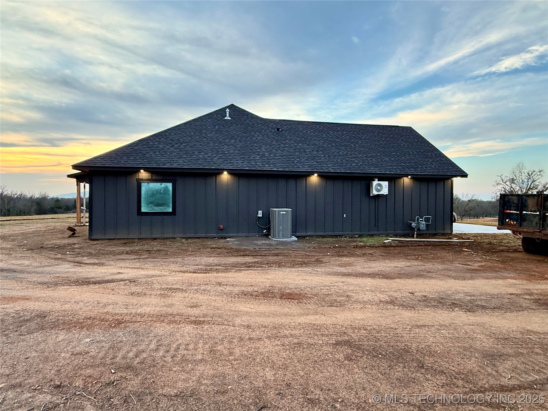 16325 Meadow View Road Property Photo 32