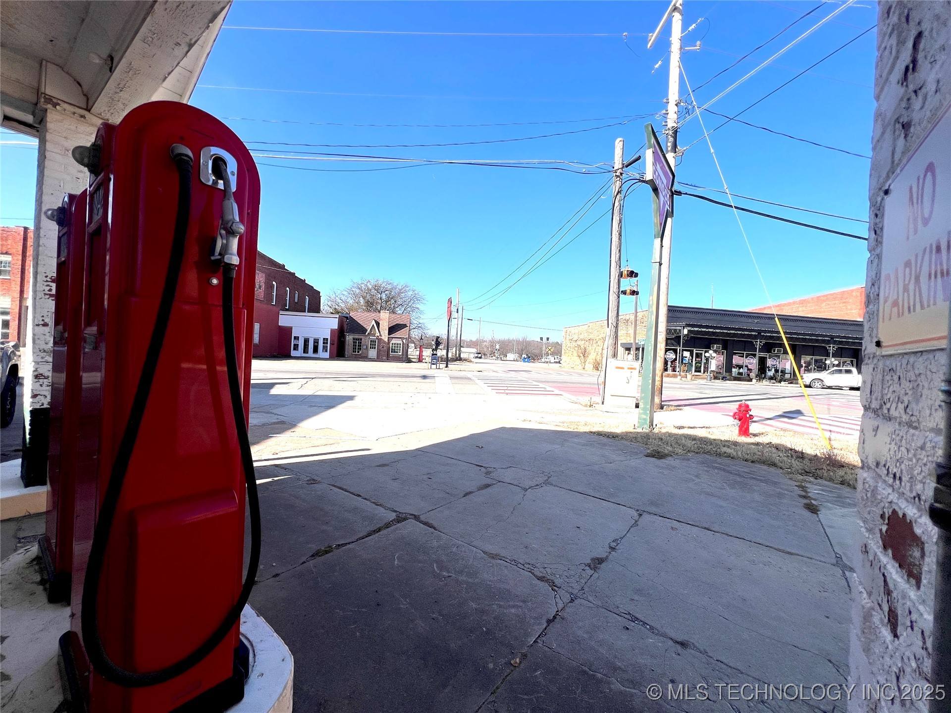 2654 N Main Street Property Photo 8