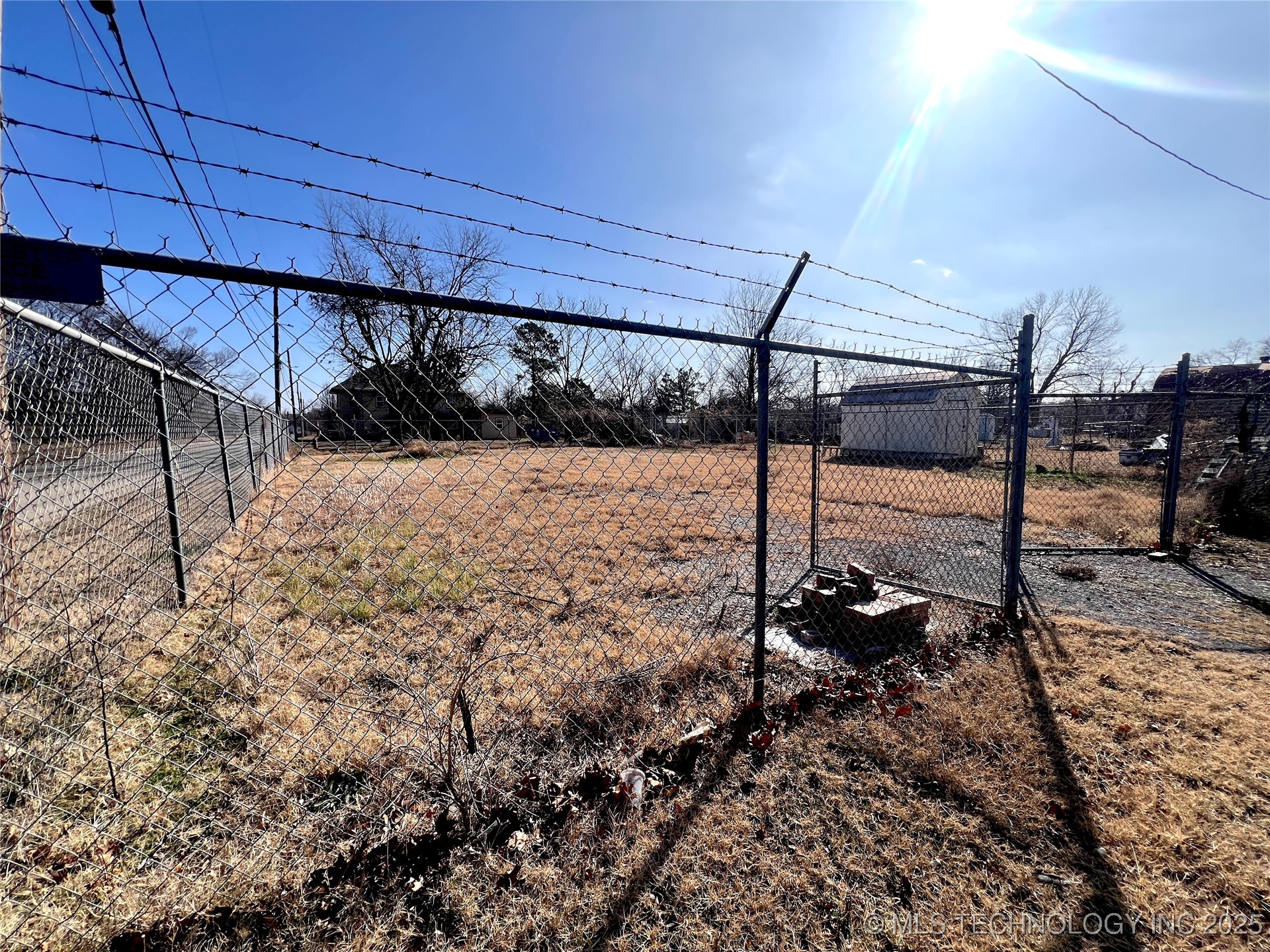 2654 N Main Street Property Photo 11