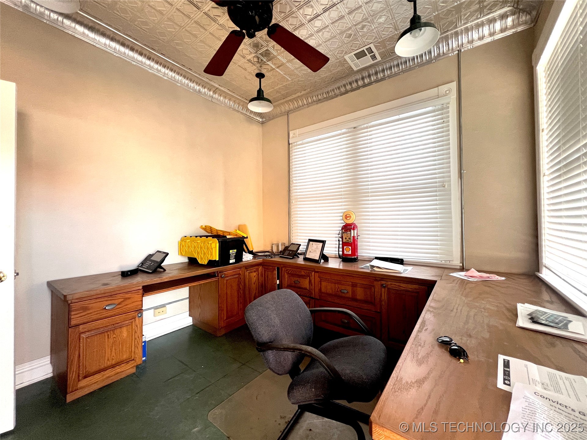 2654 N Main Street Property Photo 12