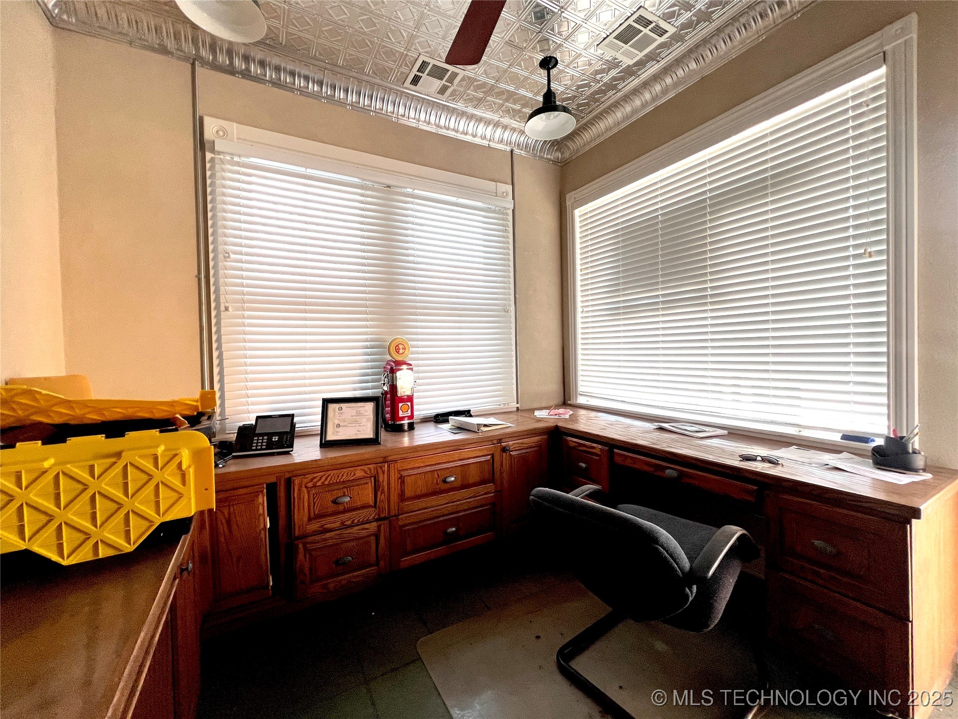 2654 N Main Street Property Photo 16