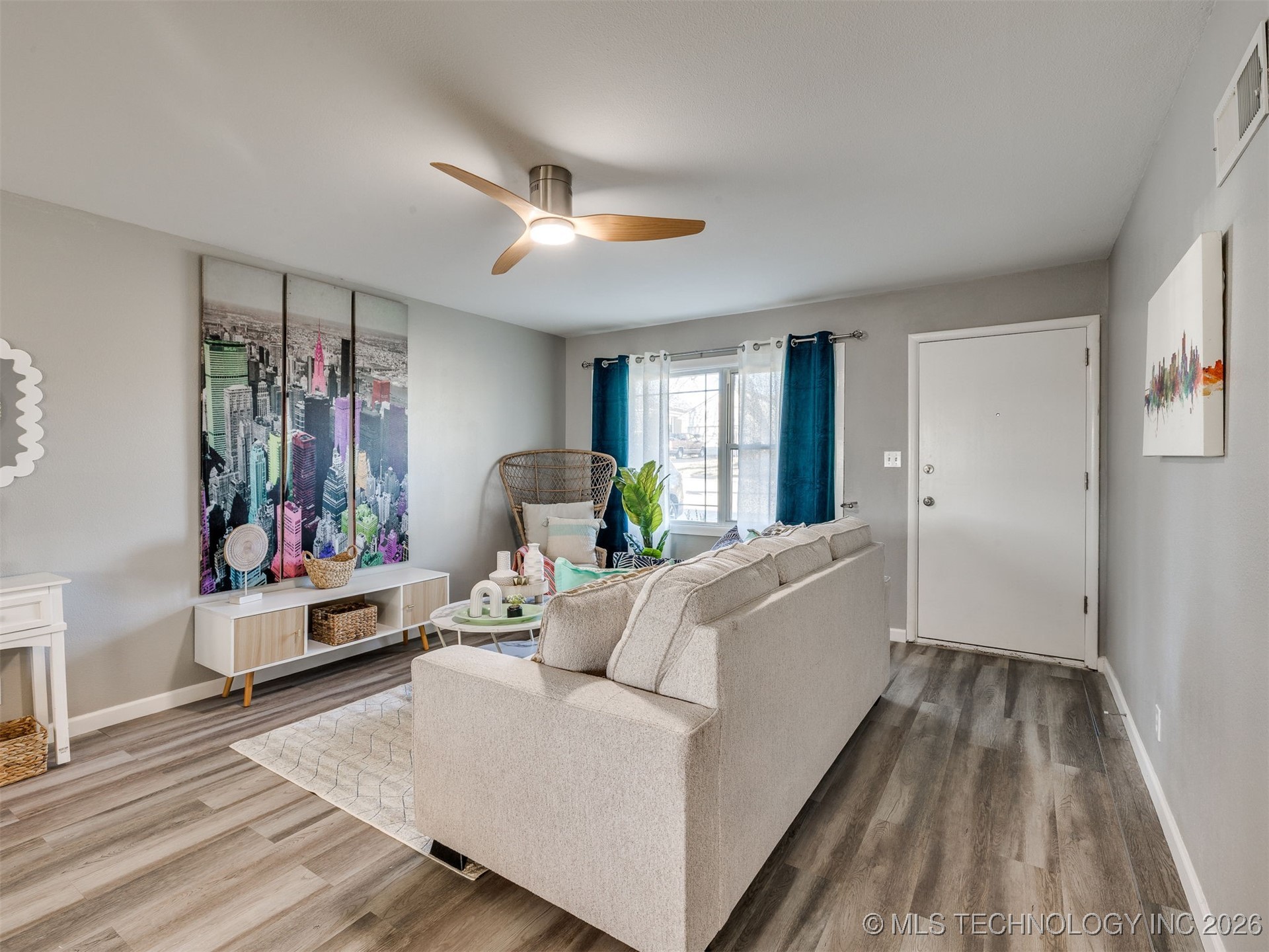 3714 E 40th Street Property Photo 6