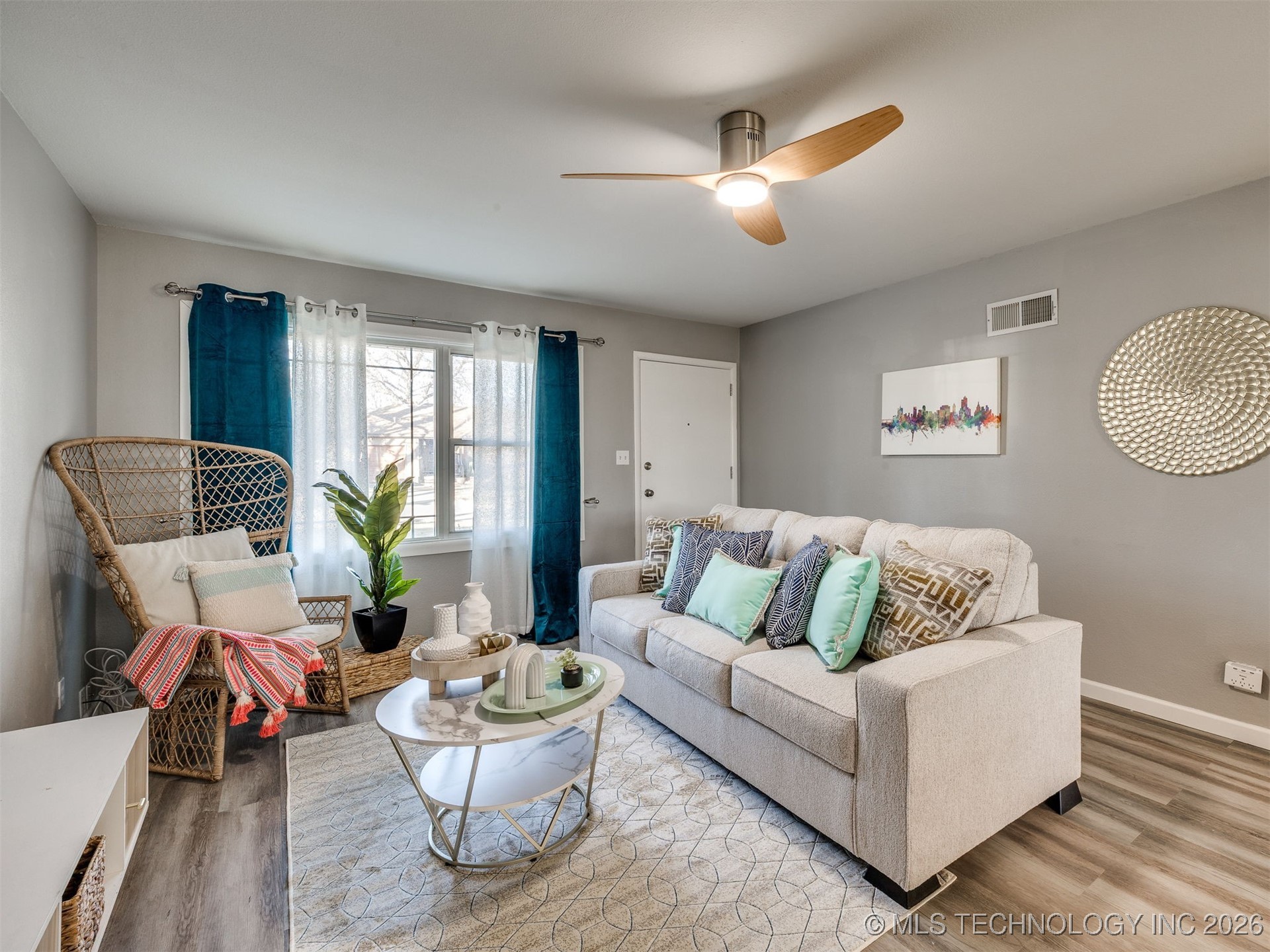 3714 E 40th Street Property Photo 7