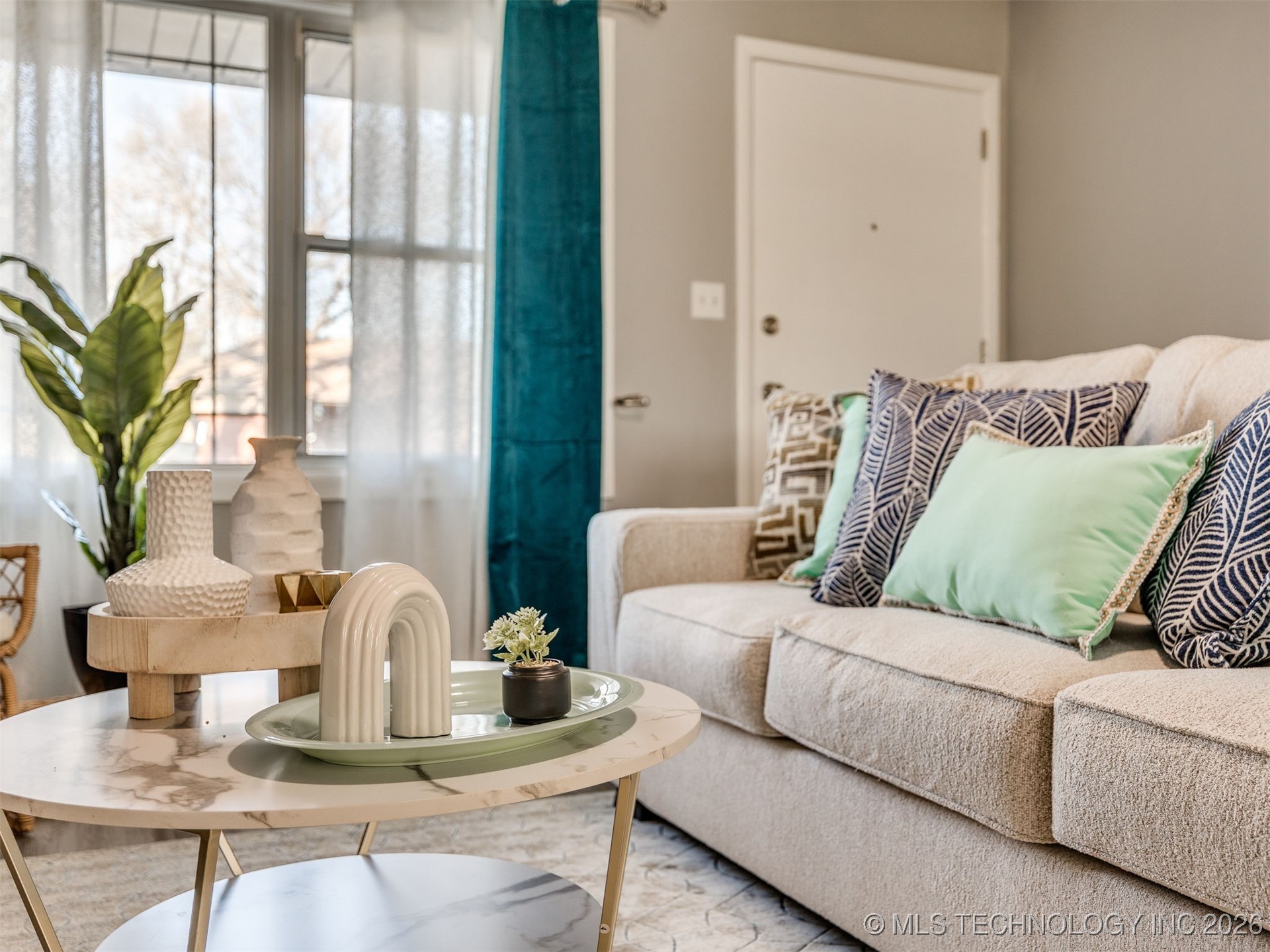 3714 E 40th Street Property Photo 8