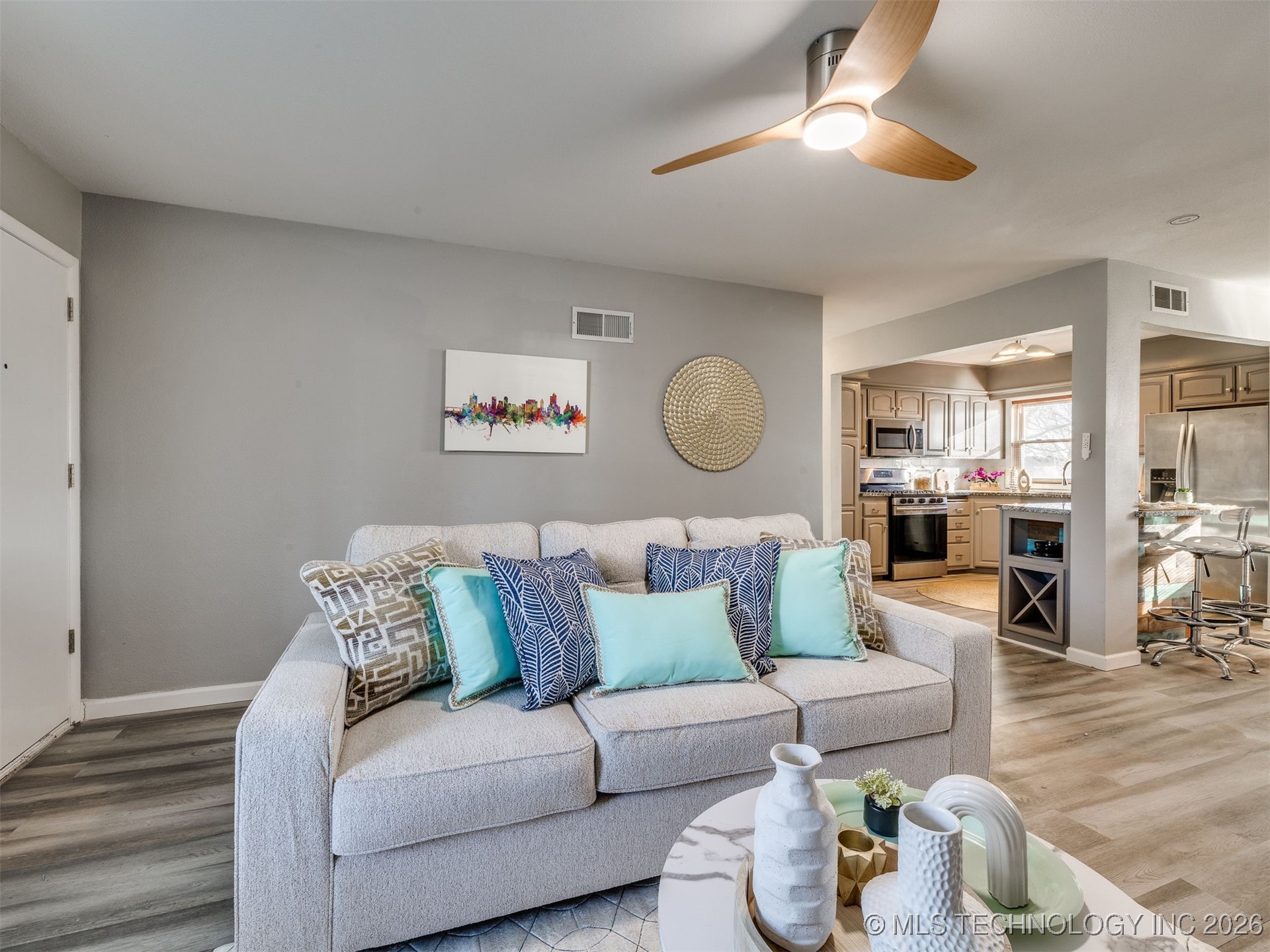 3714 E 40th Street Property Photo 11