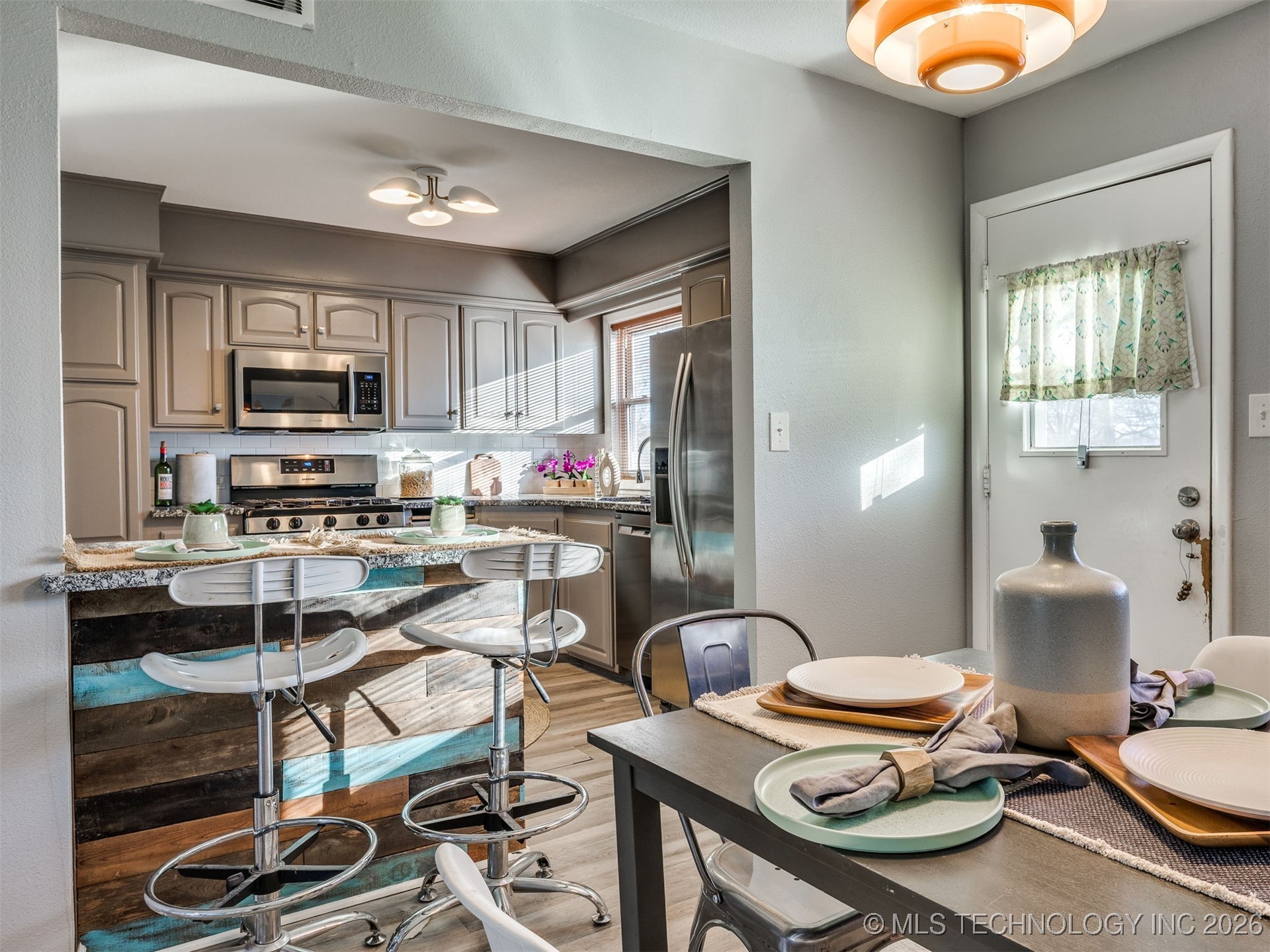 3714 E 40th Street Property Photo 12