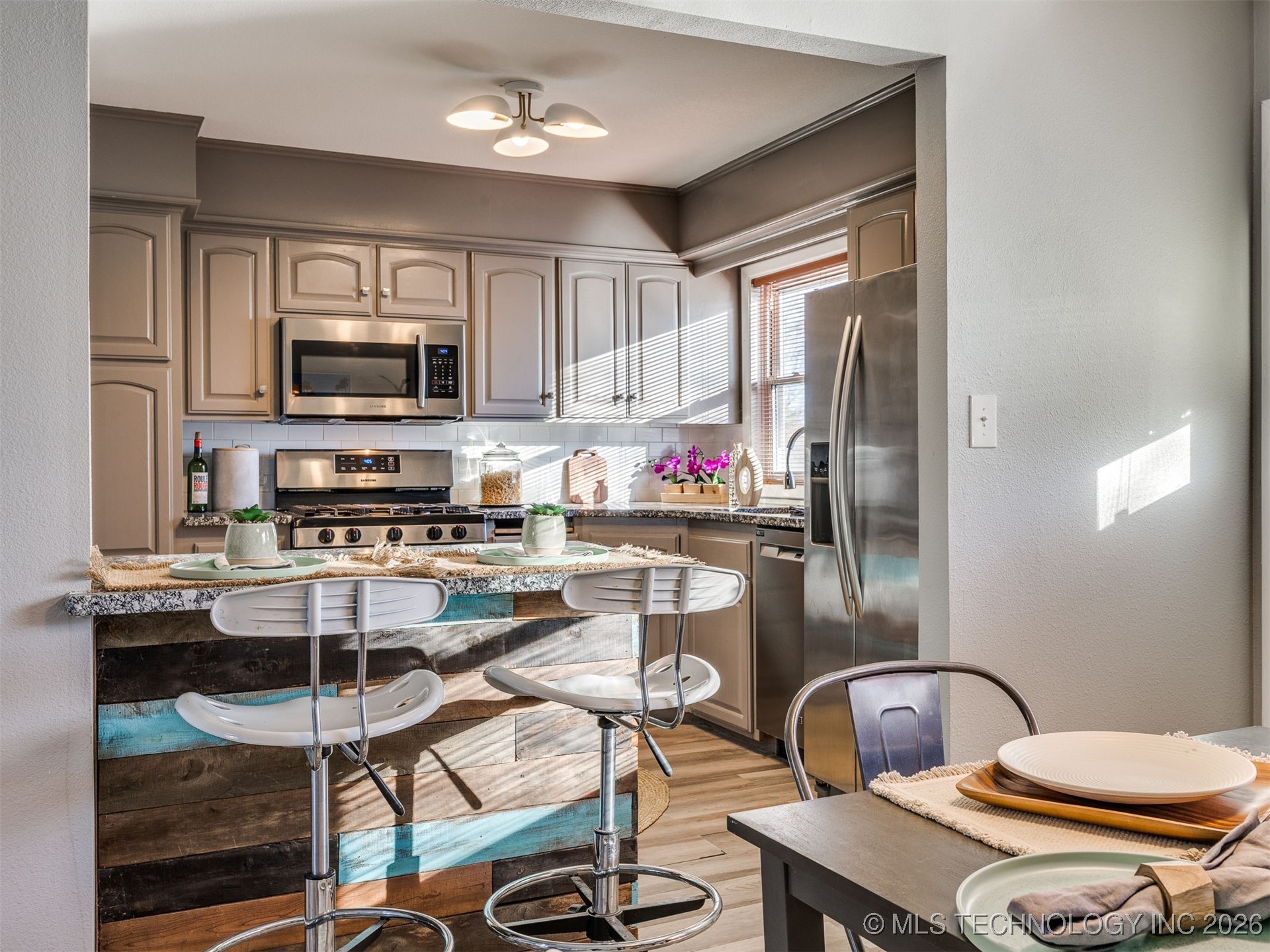 3714 E 40th Street Property Photo 13