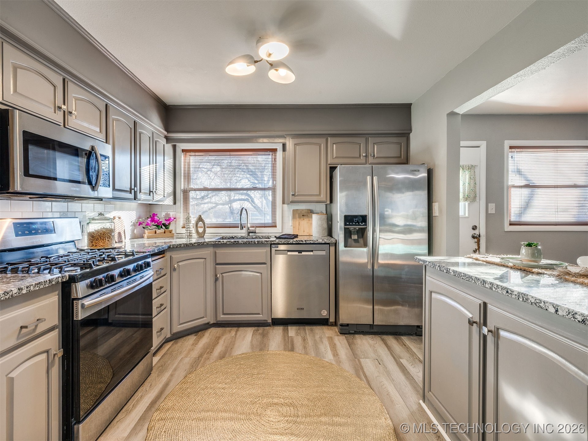 3714 E 40th Street Property Photo 21