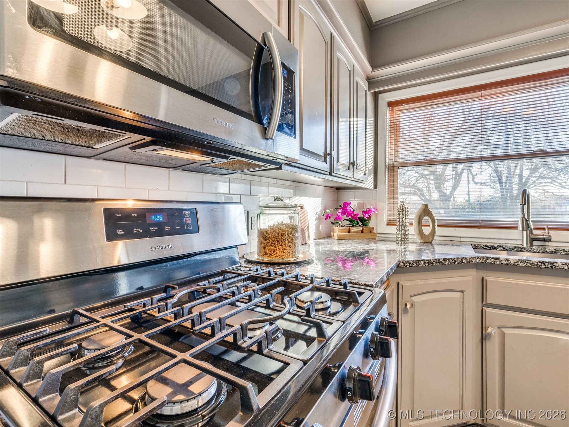 3714 E 40th Street Property Photo 23