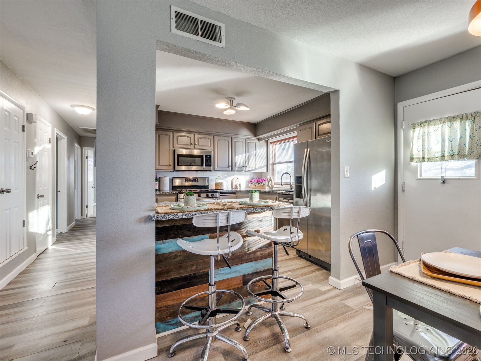 3714 E 40th Street Property Photo 30