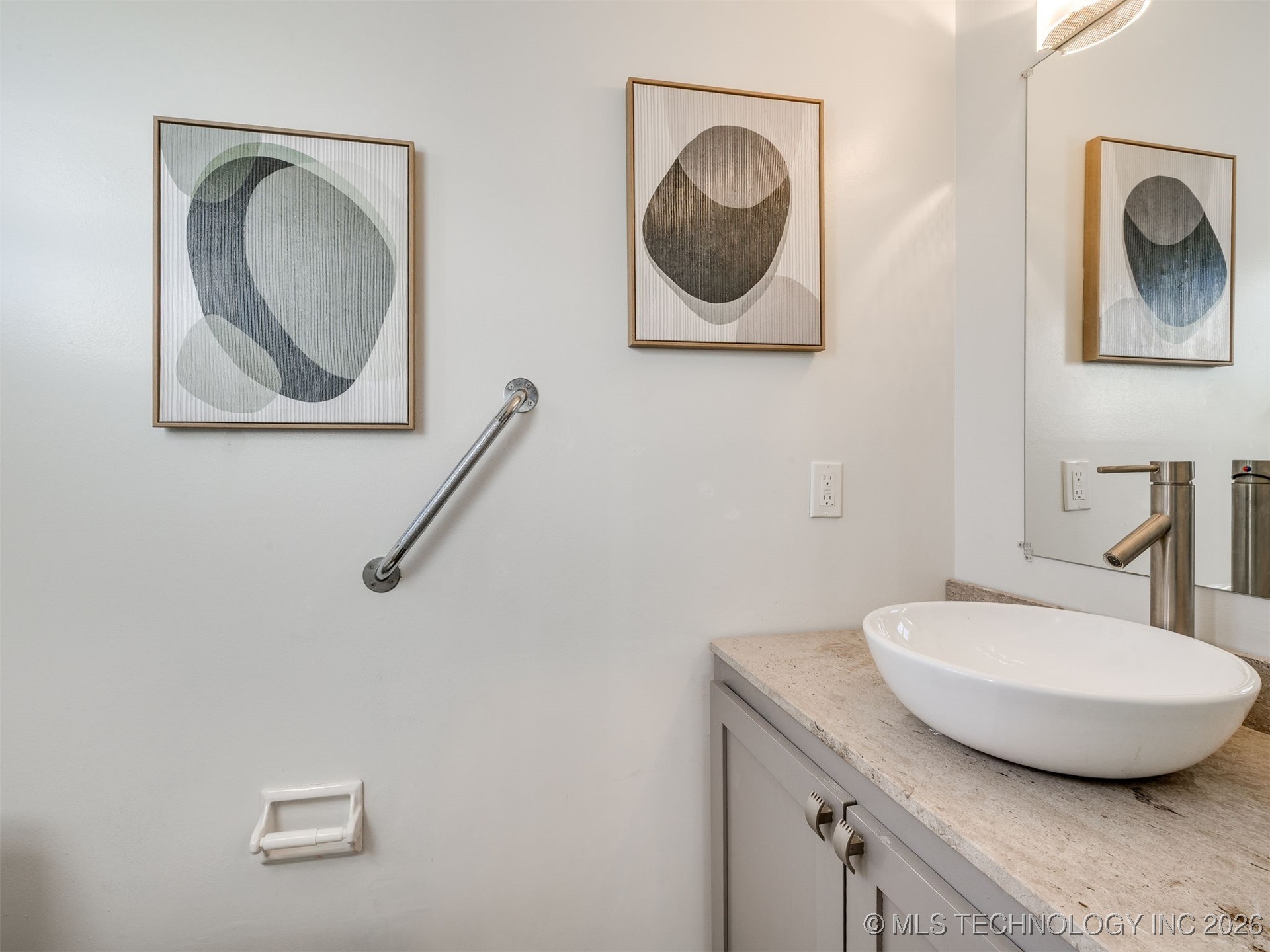 3714 E 40th Street Property Photo 39