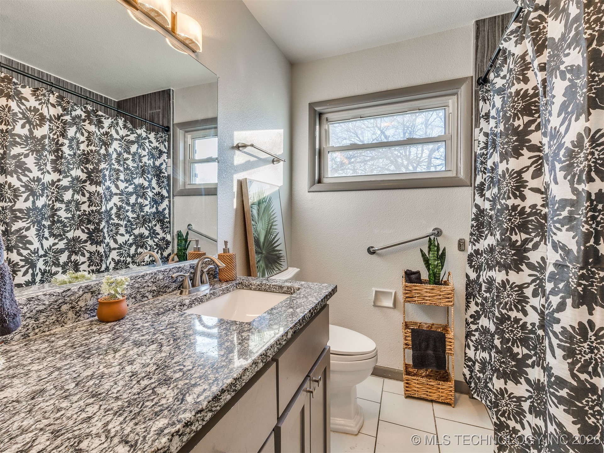 3714 E 40th Street Property Photo 41