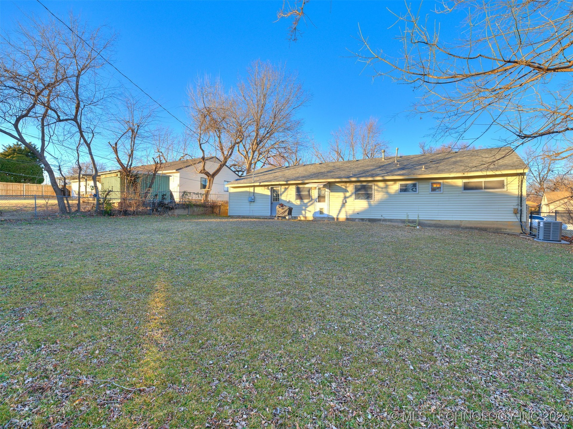 3714 E 40th Street Property Photo 48