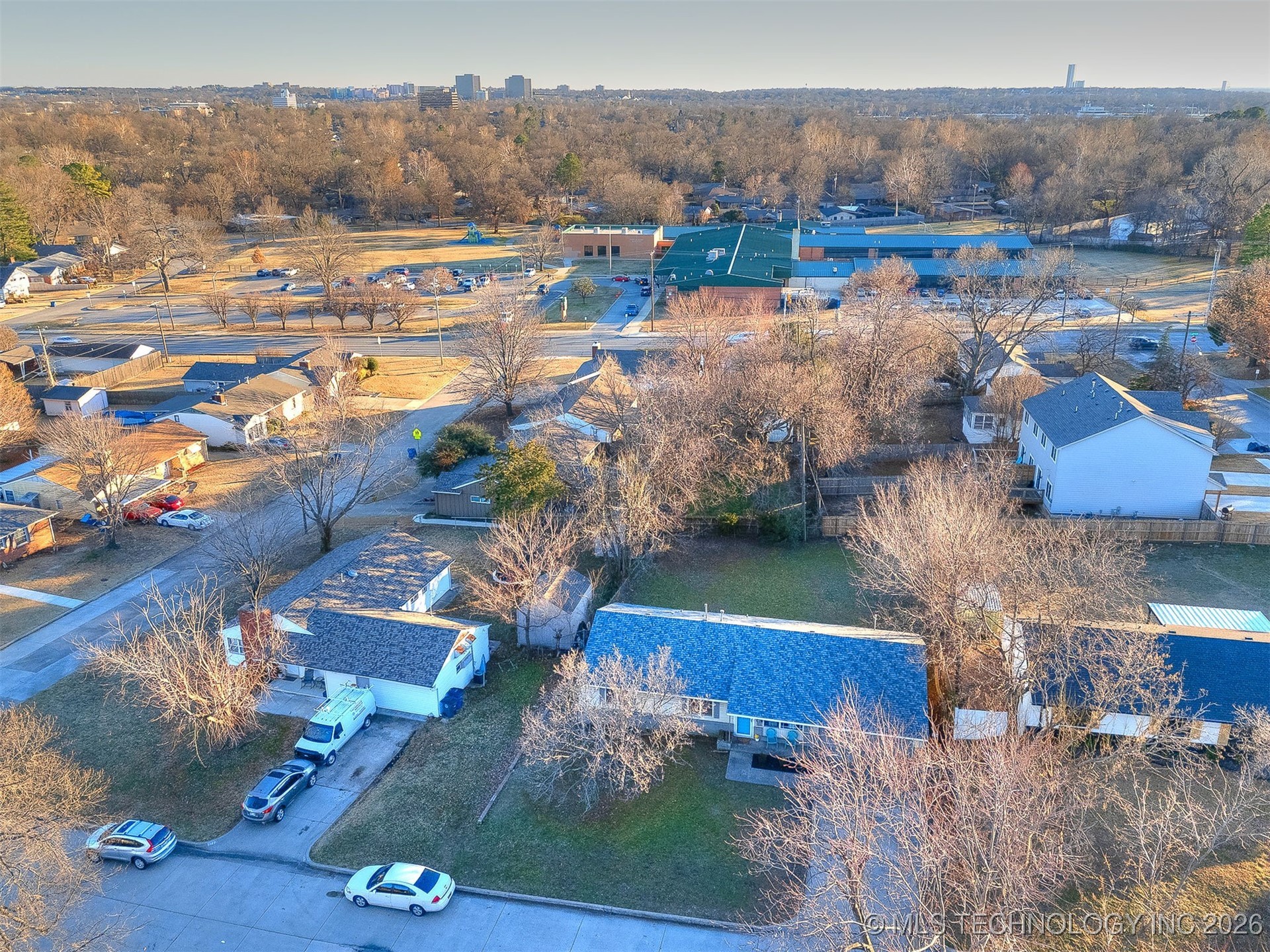 3714 E 40th Street Property Photo 52