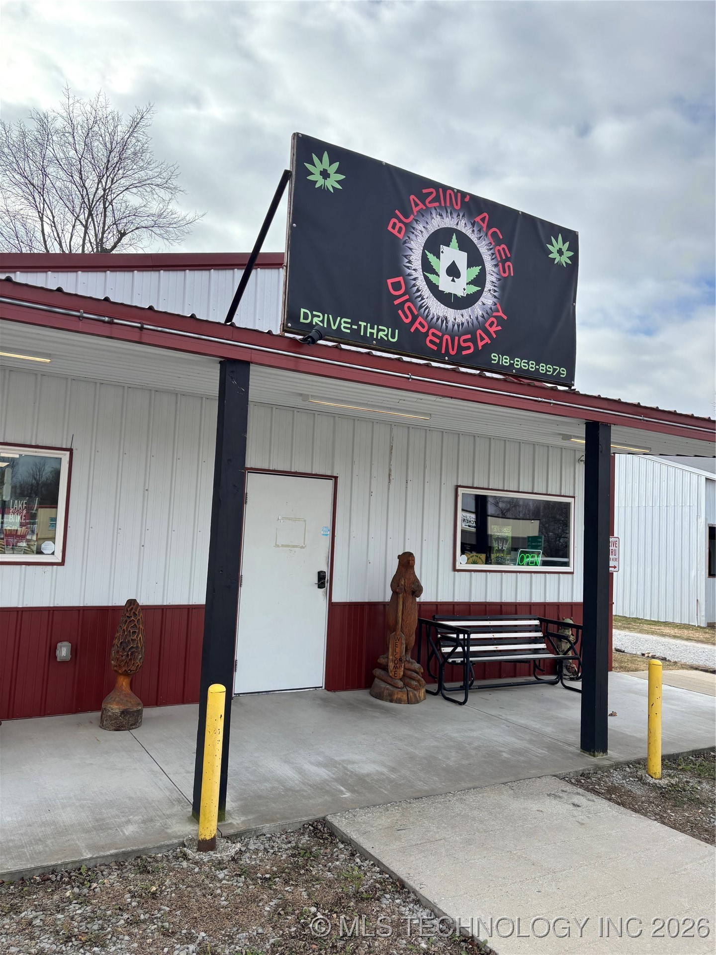 1021 E Tulsa Avenue Property Photo 2