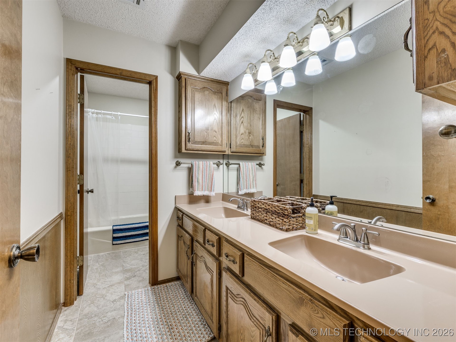 7304 E 87th Street Property Photo 44