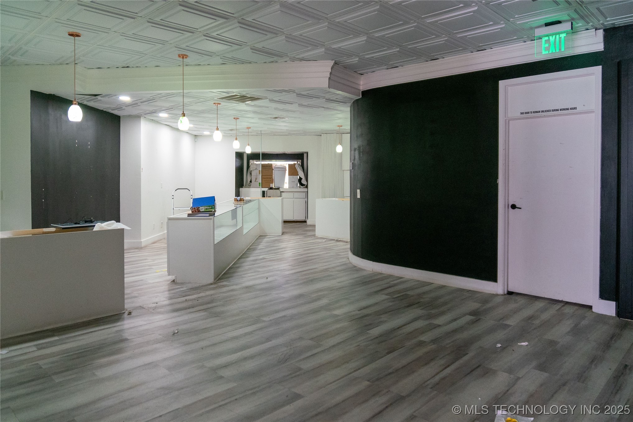 7033 S Memorial Avenue Property Photo 2