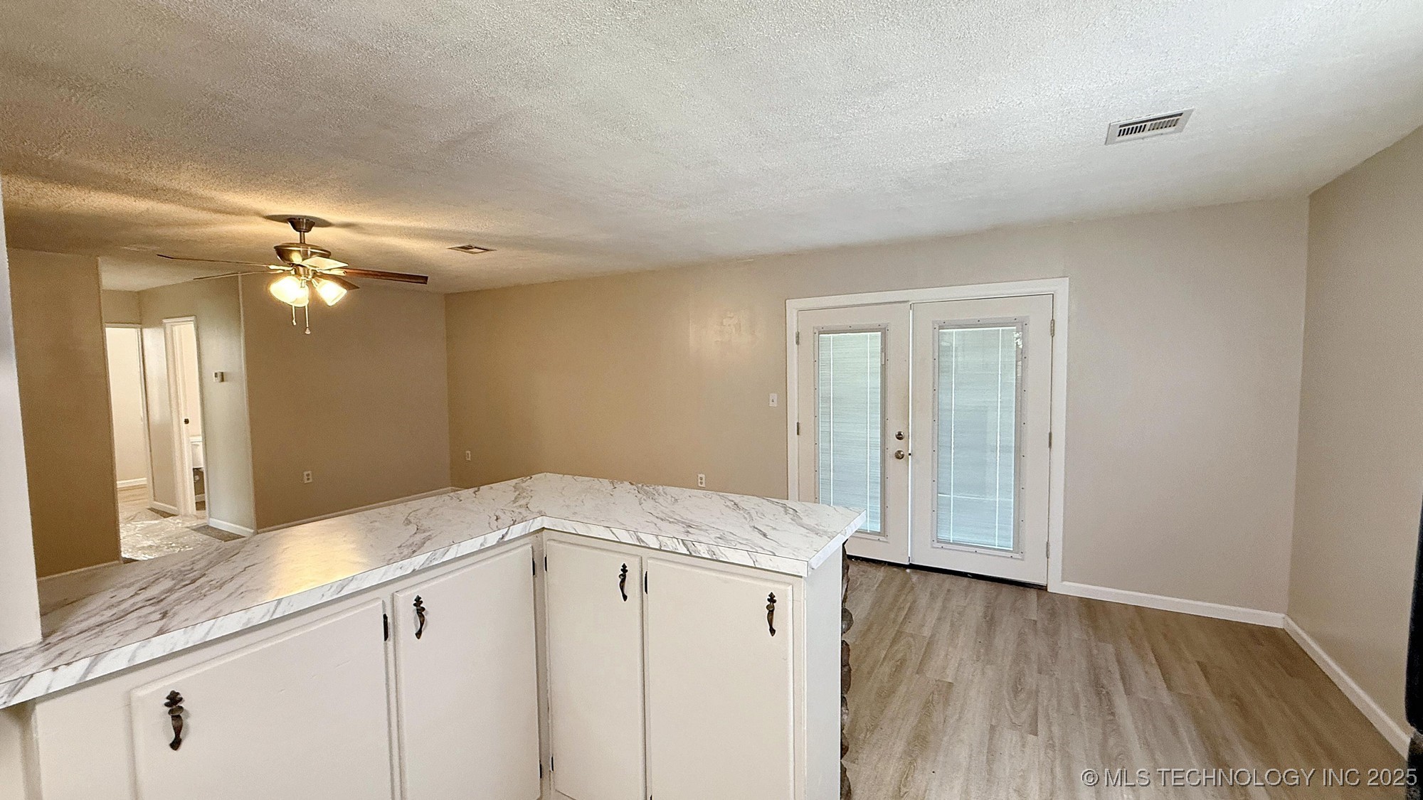 20596 E Whipperwill Road Property Photo 8