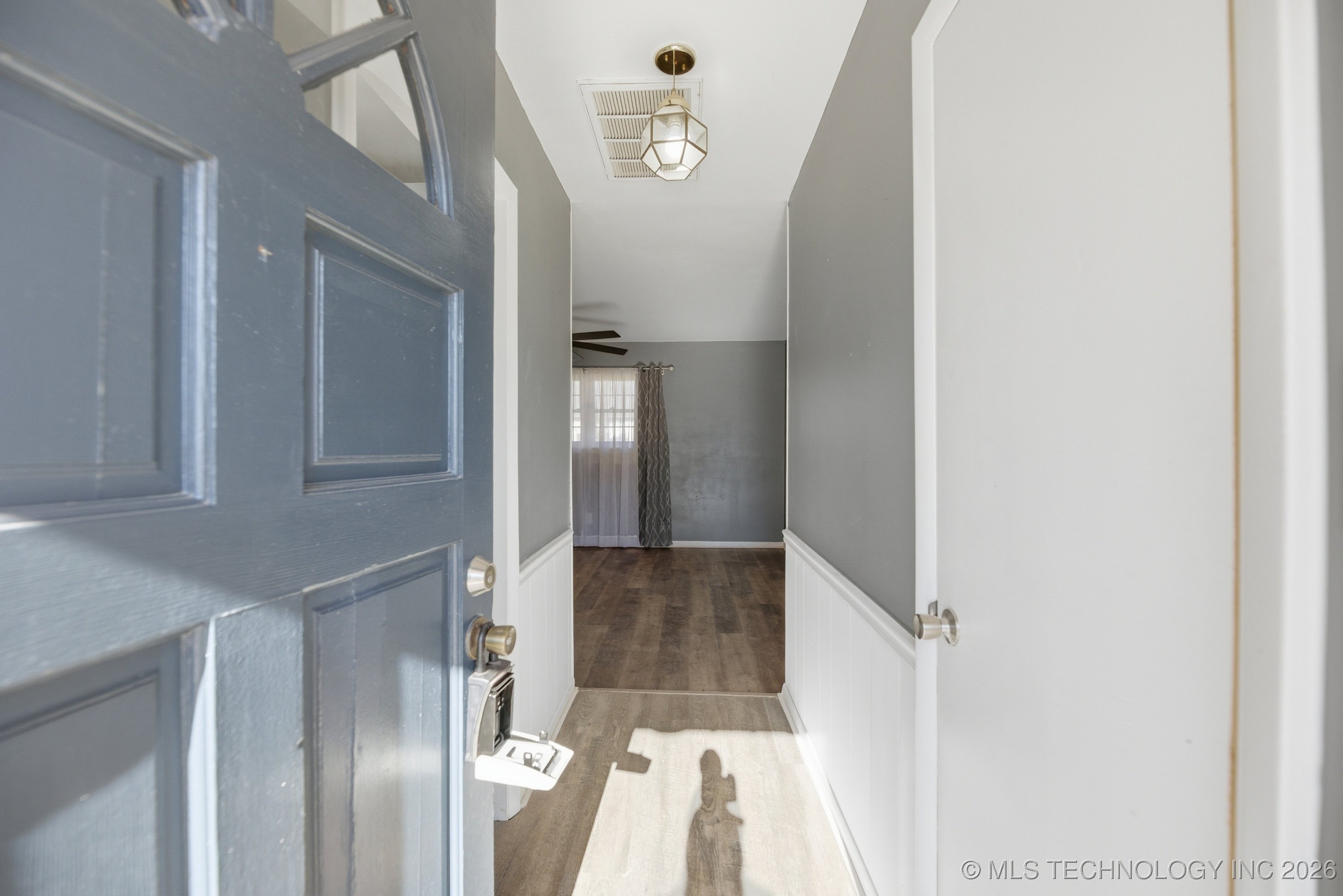 504 W Toledo Place Property Photo 3