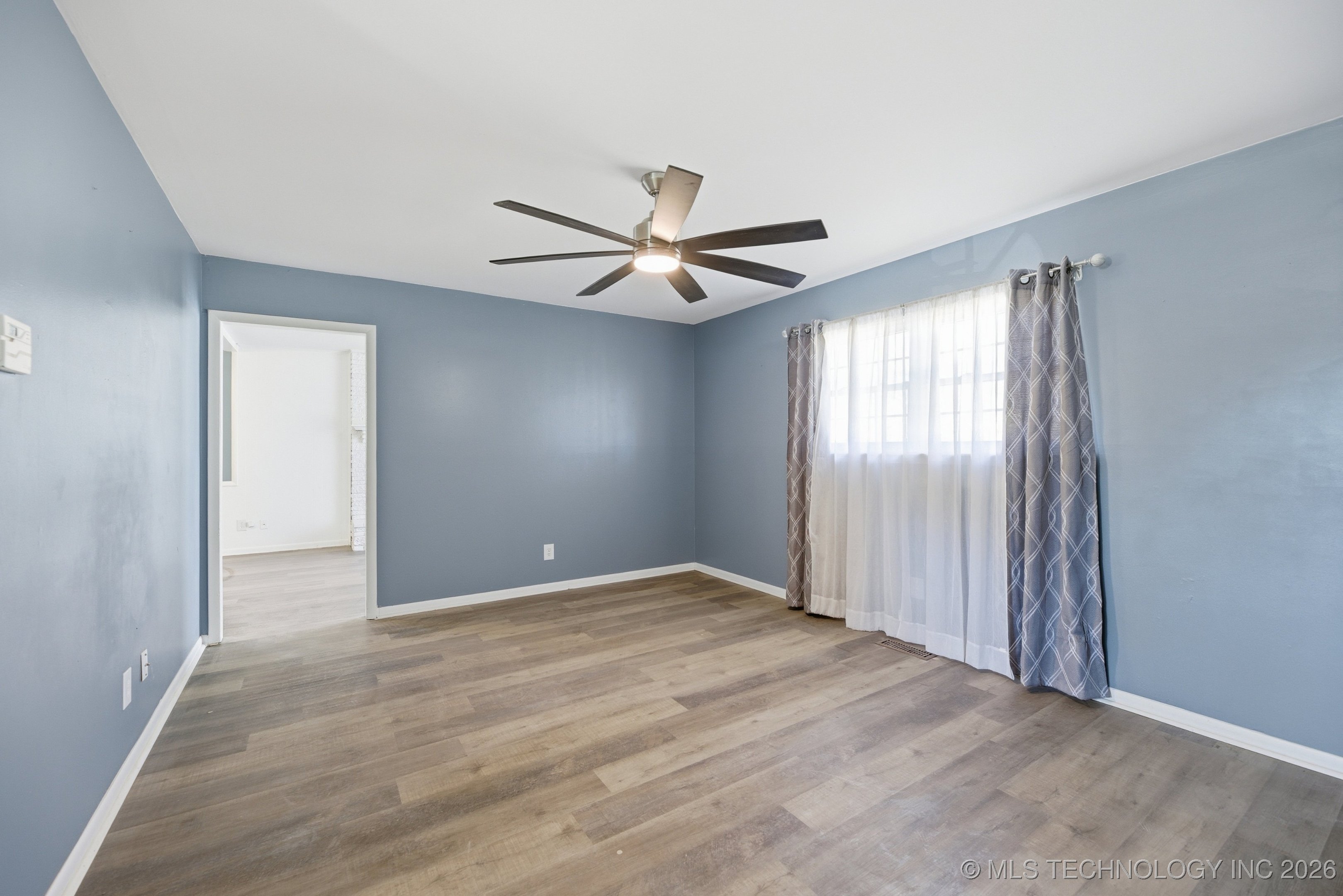 504 W Toledo Place Property Photo 4