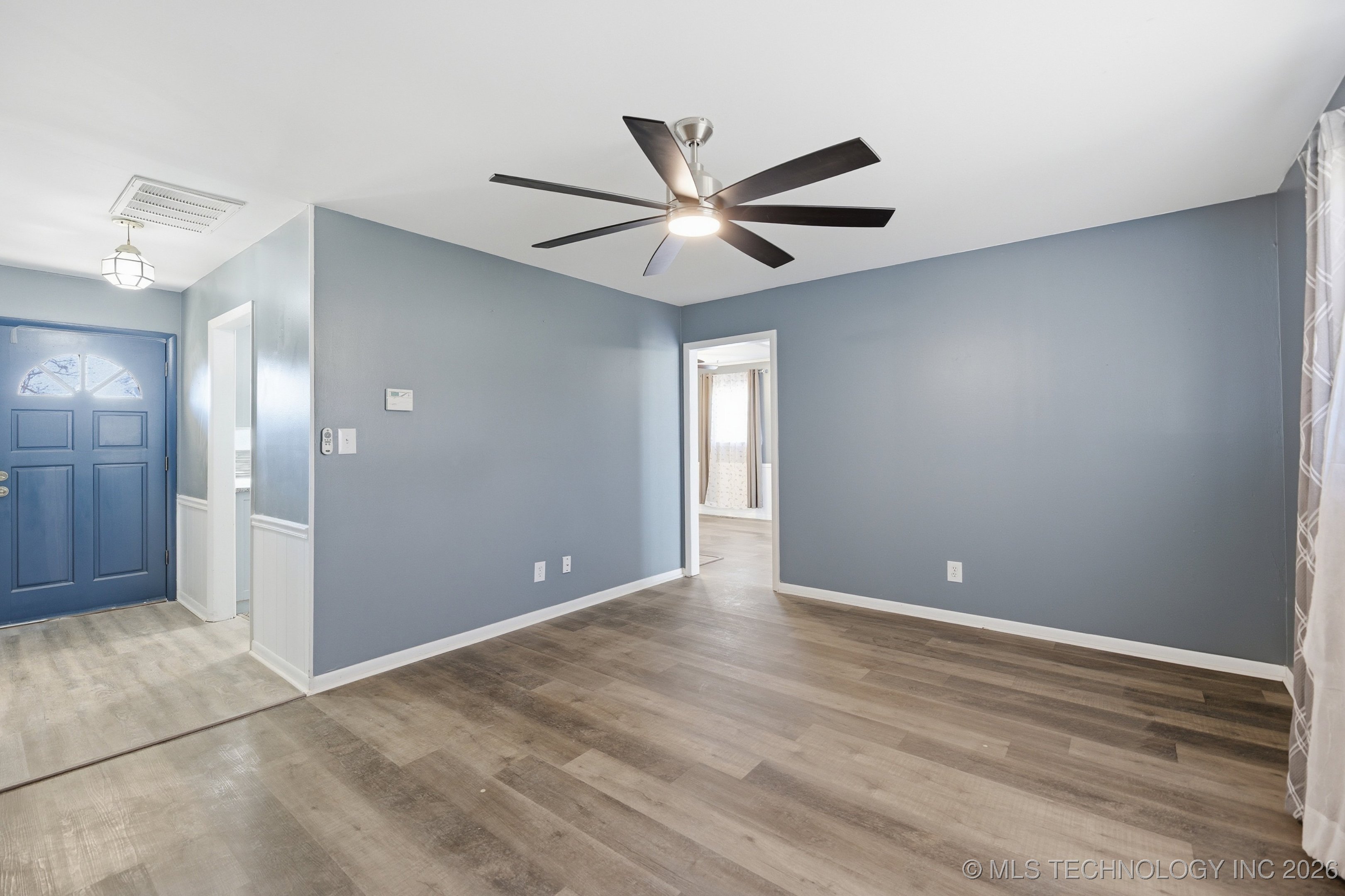 504 W Toledo Place Property Photo 5