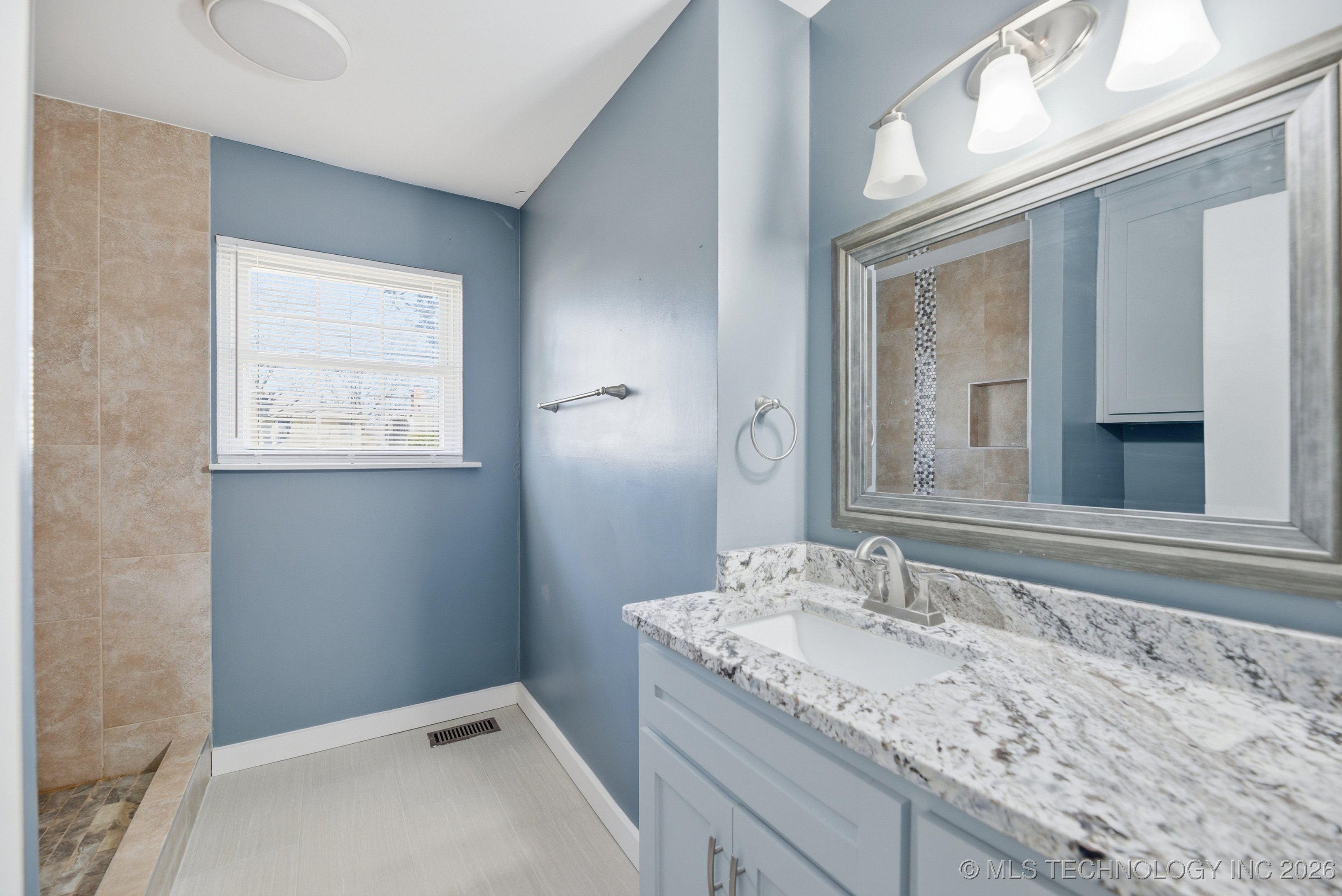 504 W Toledo Place Property Photo 13