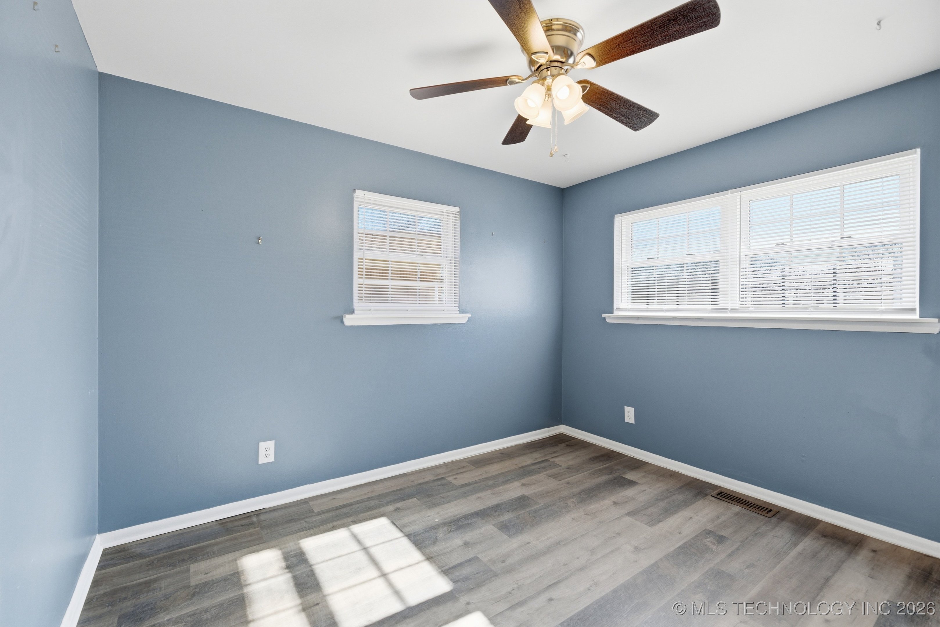 504 W Toledo Place Property Photo 18