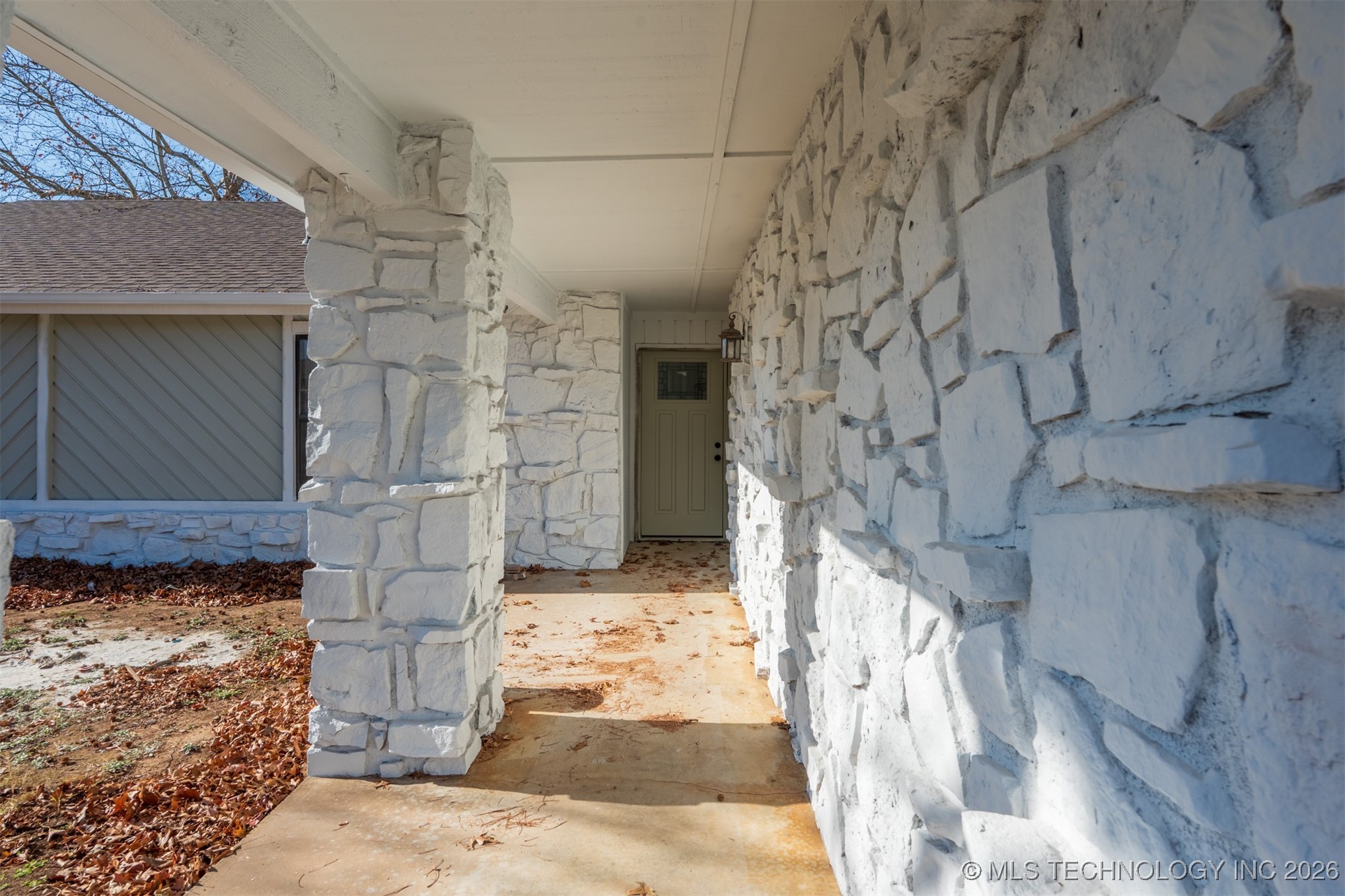 3106 S Beech Court Property Photo 3