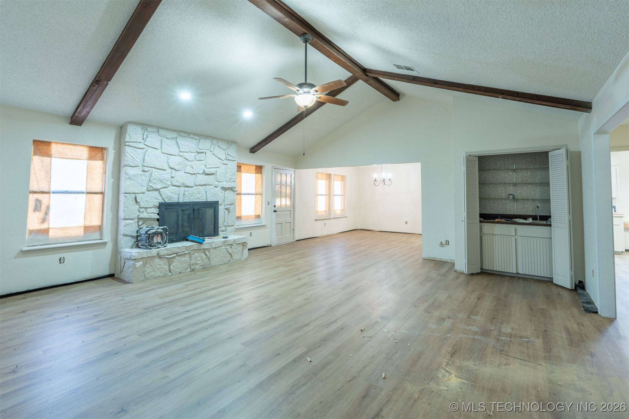 3106 S Beech Court Property Photo 4