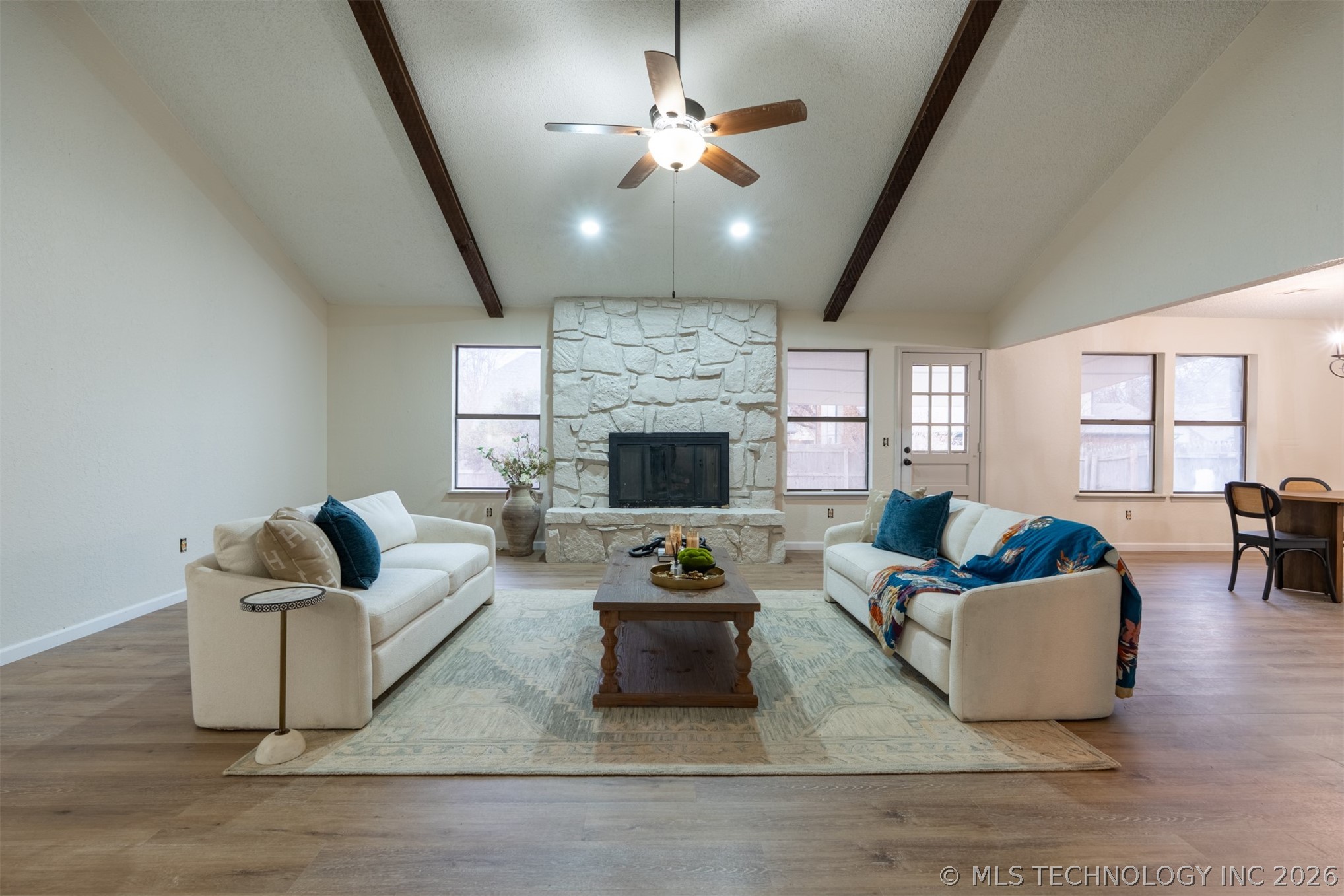 3106 S Beech Court Property Photo 5