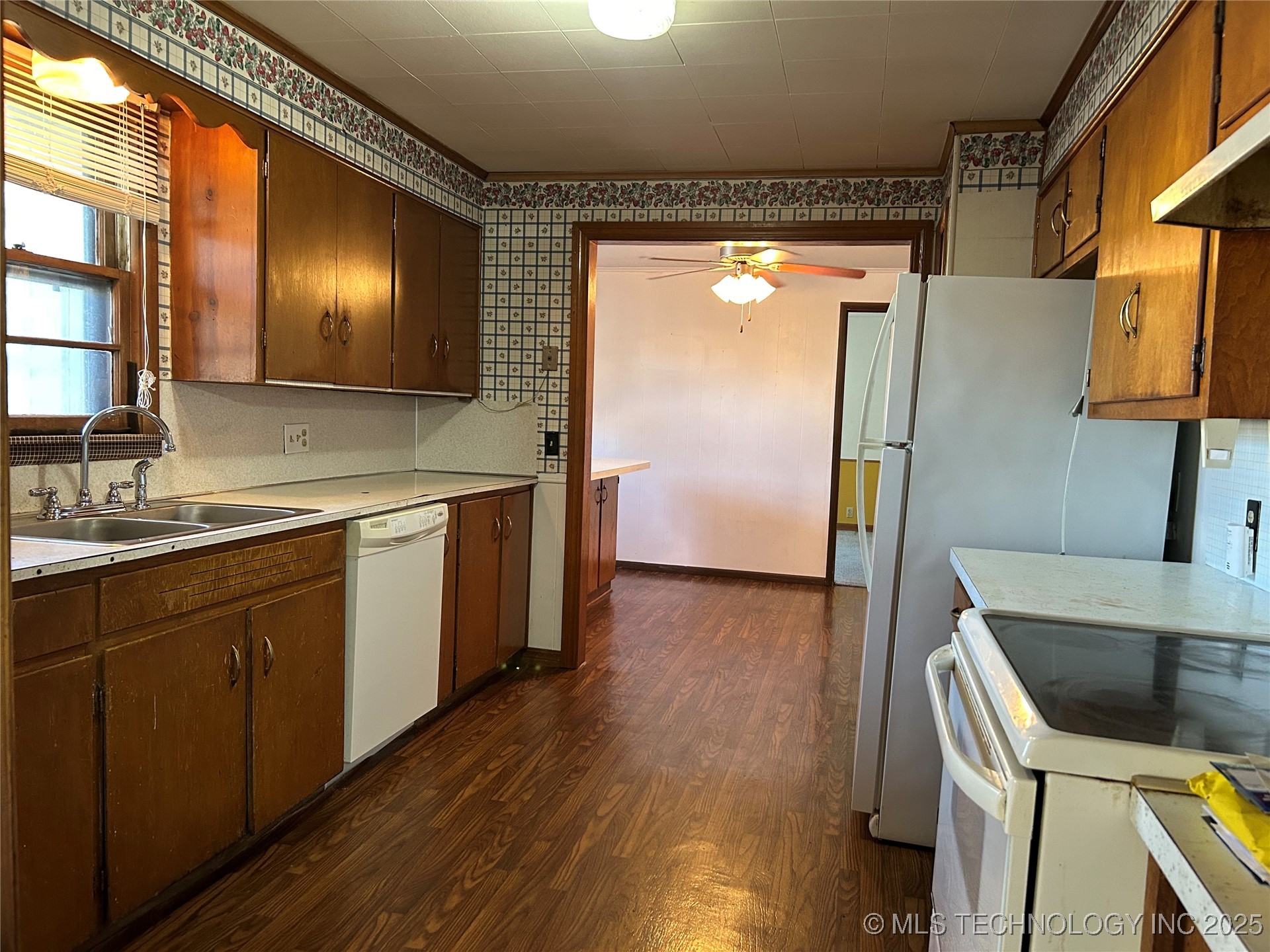 201 Northside Court Property Photo 6