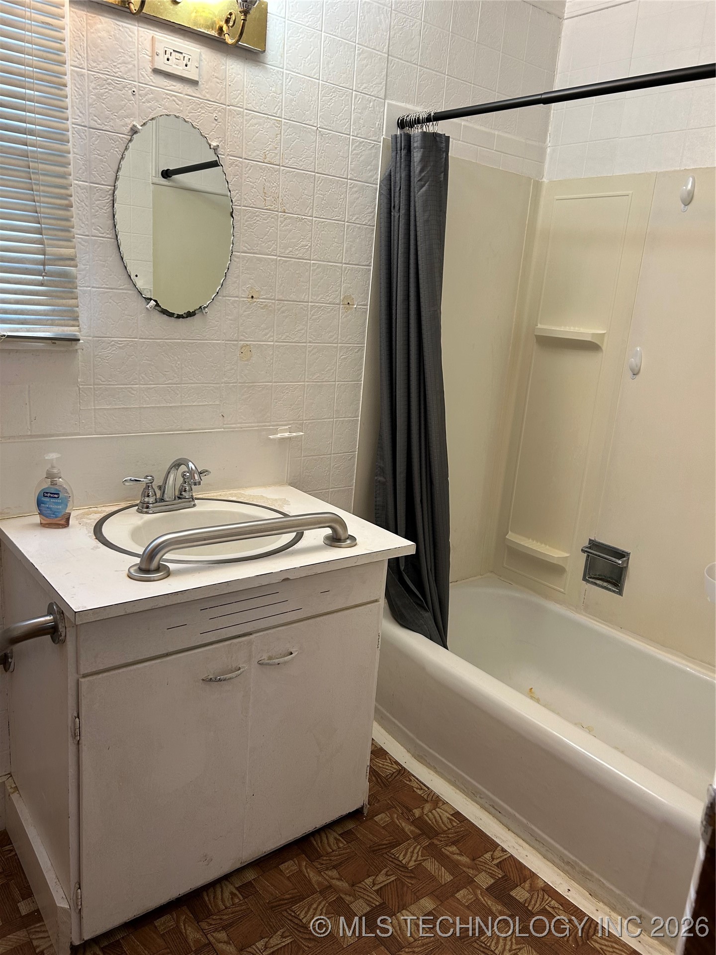 201 Northside Court Property Photo 8