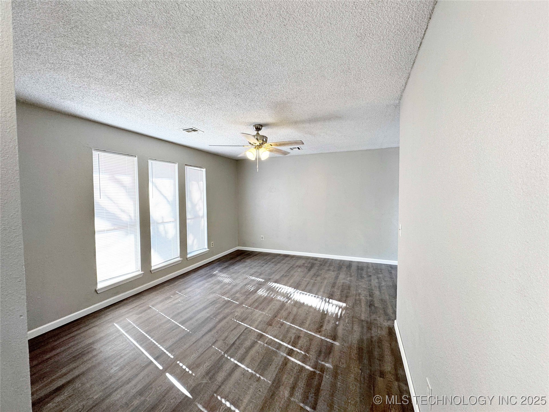 1318 E Oak Street Property Photo 14