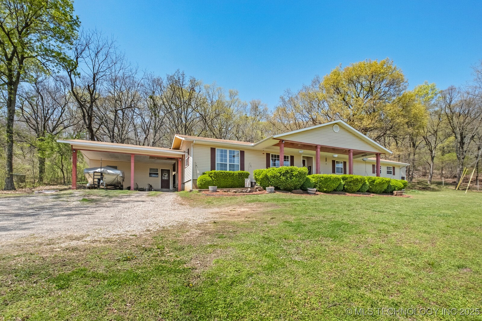 465561 Hwy 100 Property Photo 1