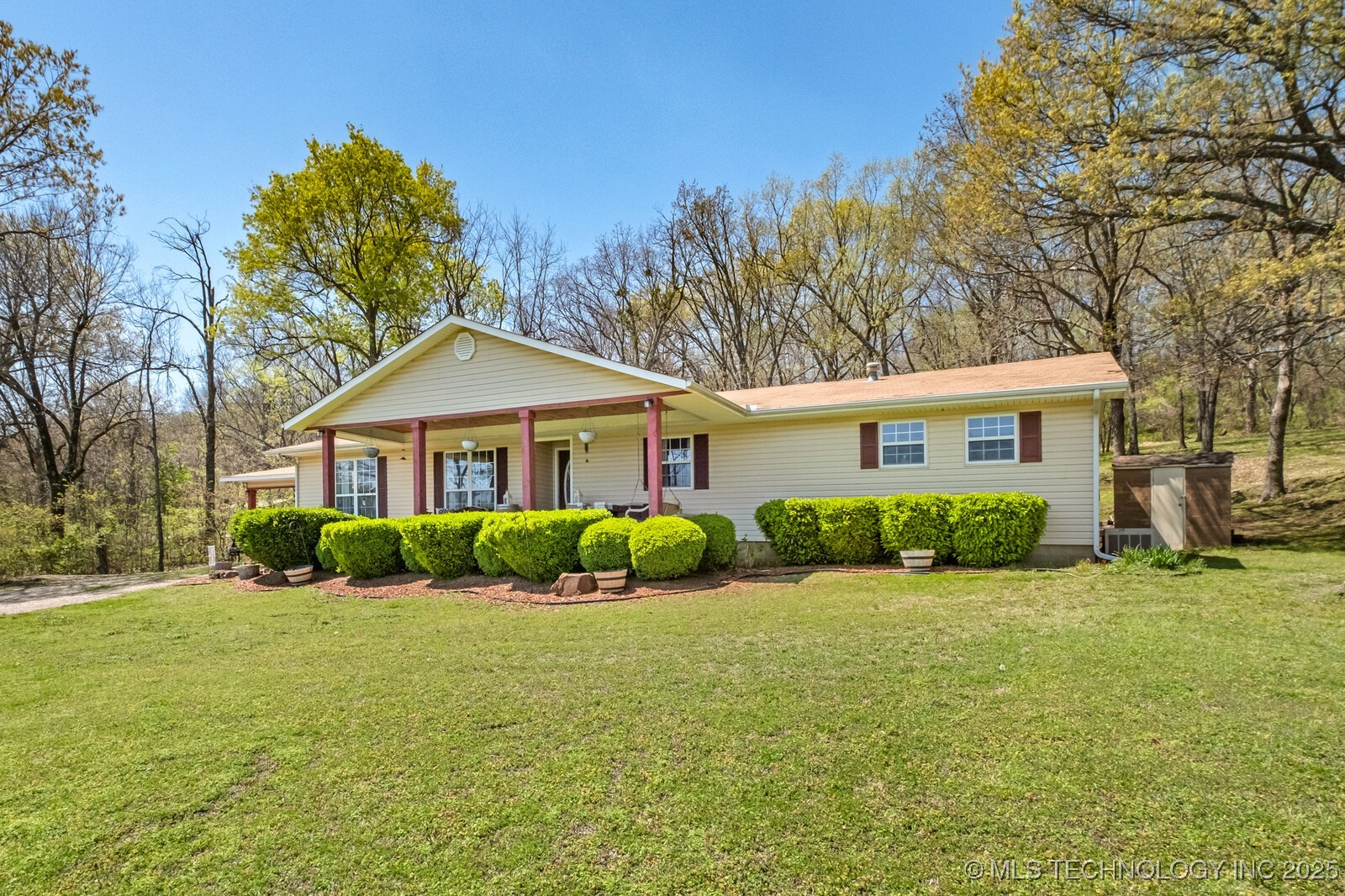 465561 Hwy 100 Property Photo 6