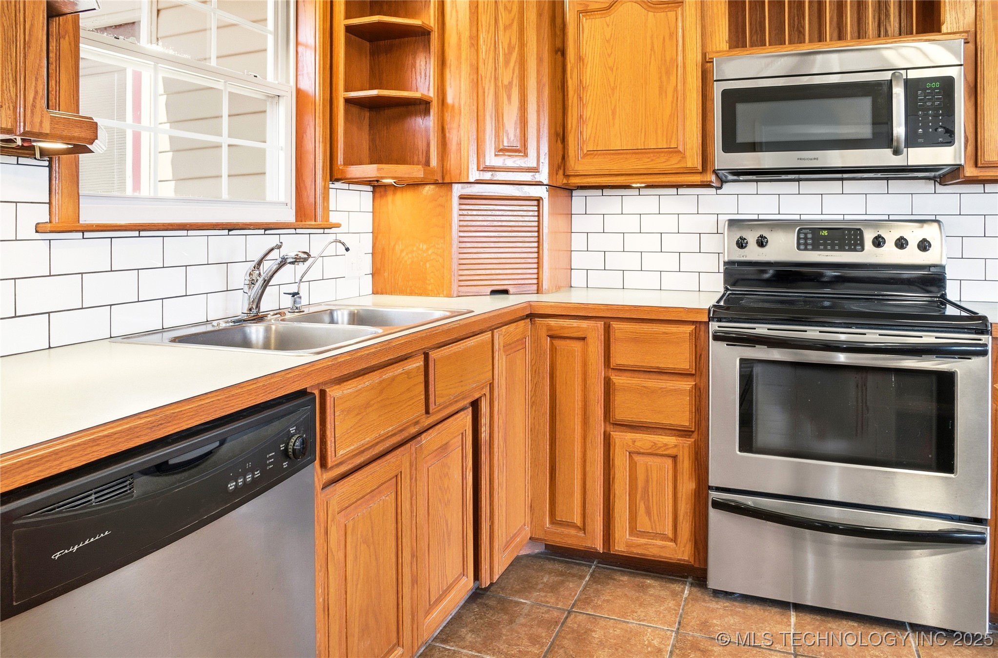 465561 Hwy 100 Property Photo 24