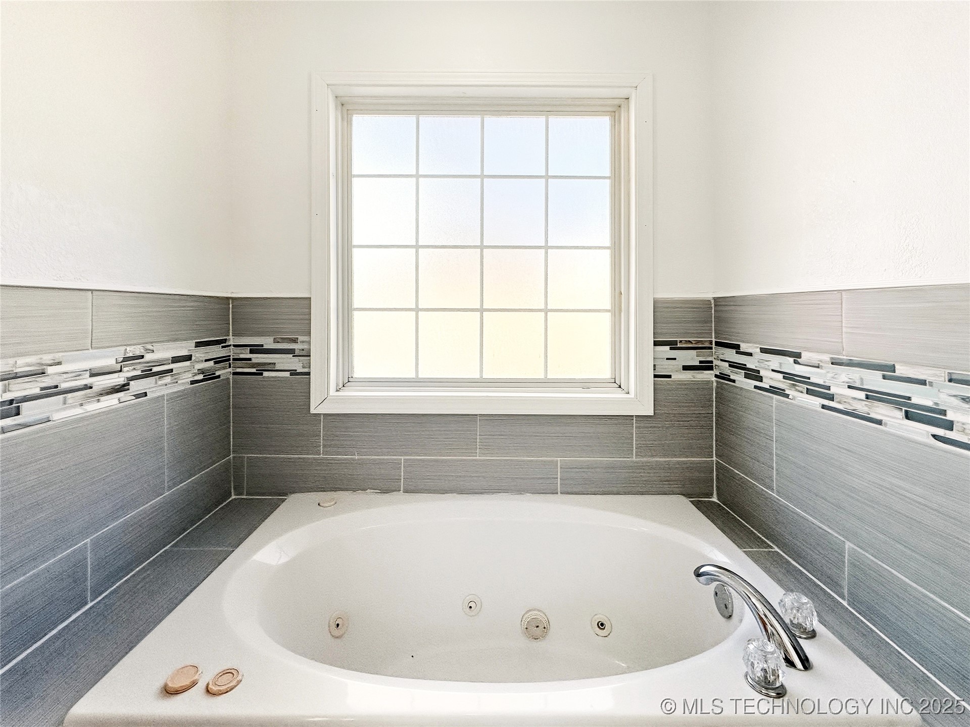 465561 Hwy 100 Property Photo 29