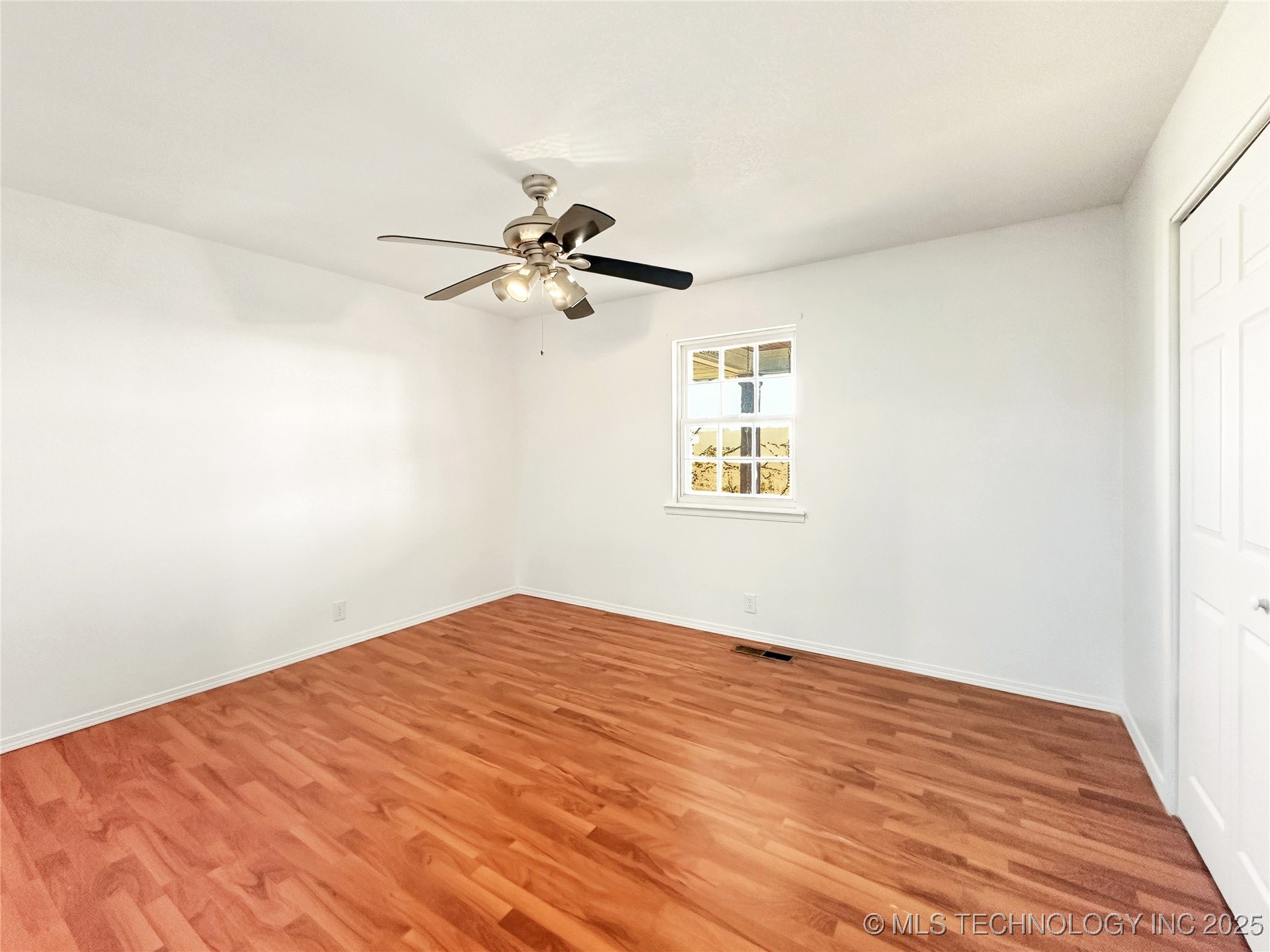 465561 Hwy 100 Property Photo 34