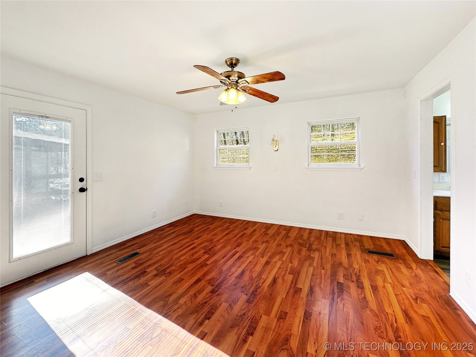 465561 Hwy 100 Property Photo 35