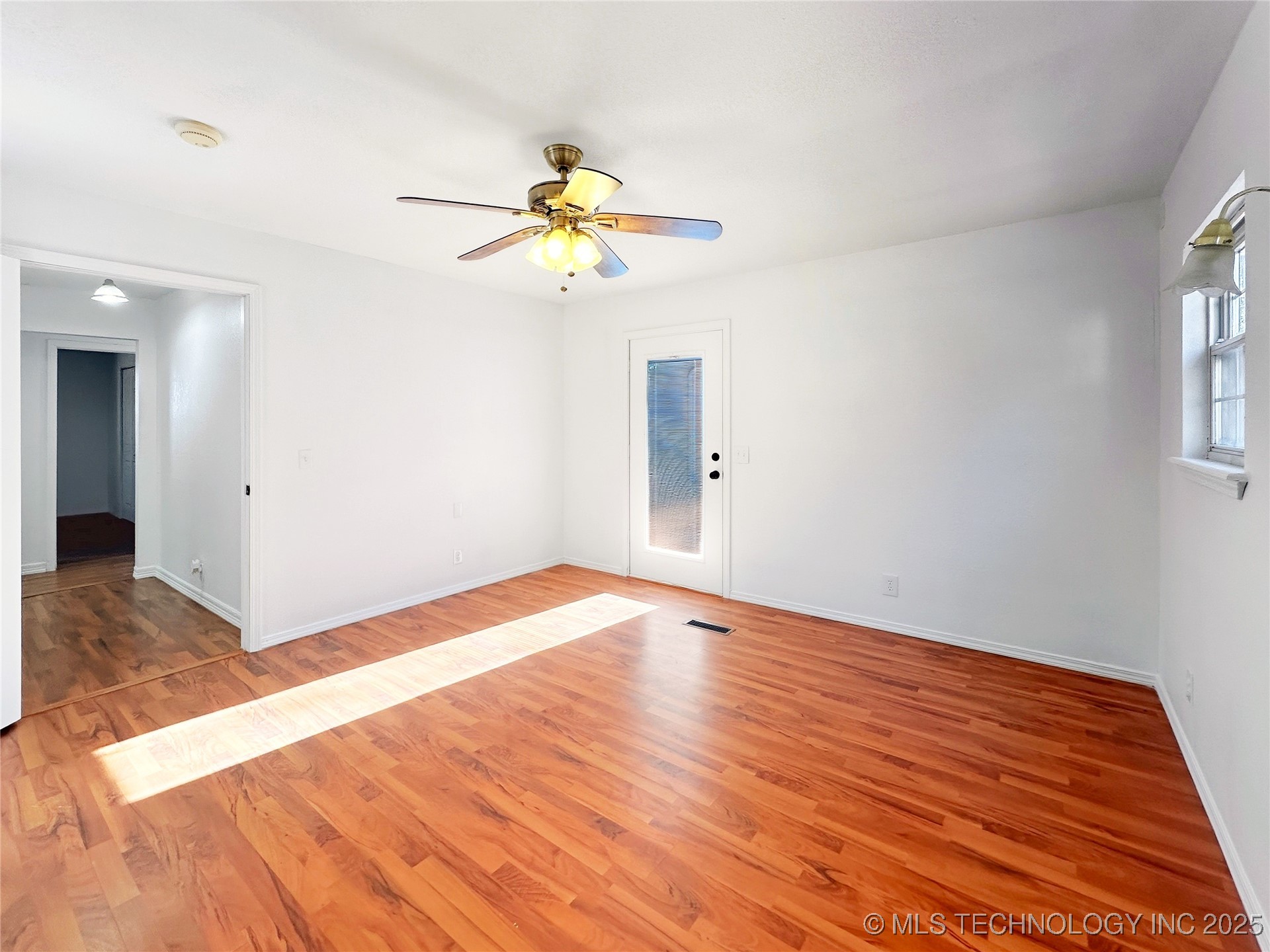 465561 Hwy 100 Property Photo 36