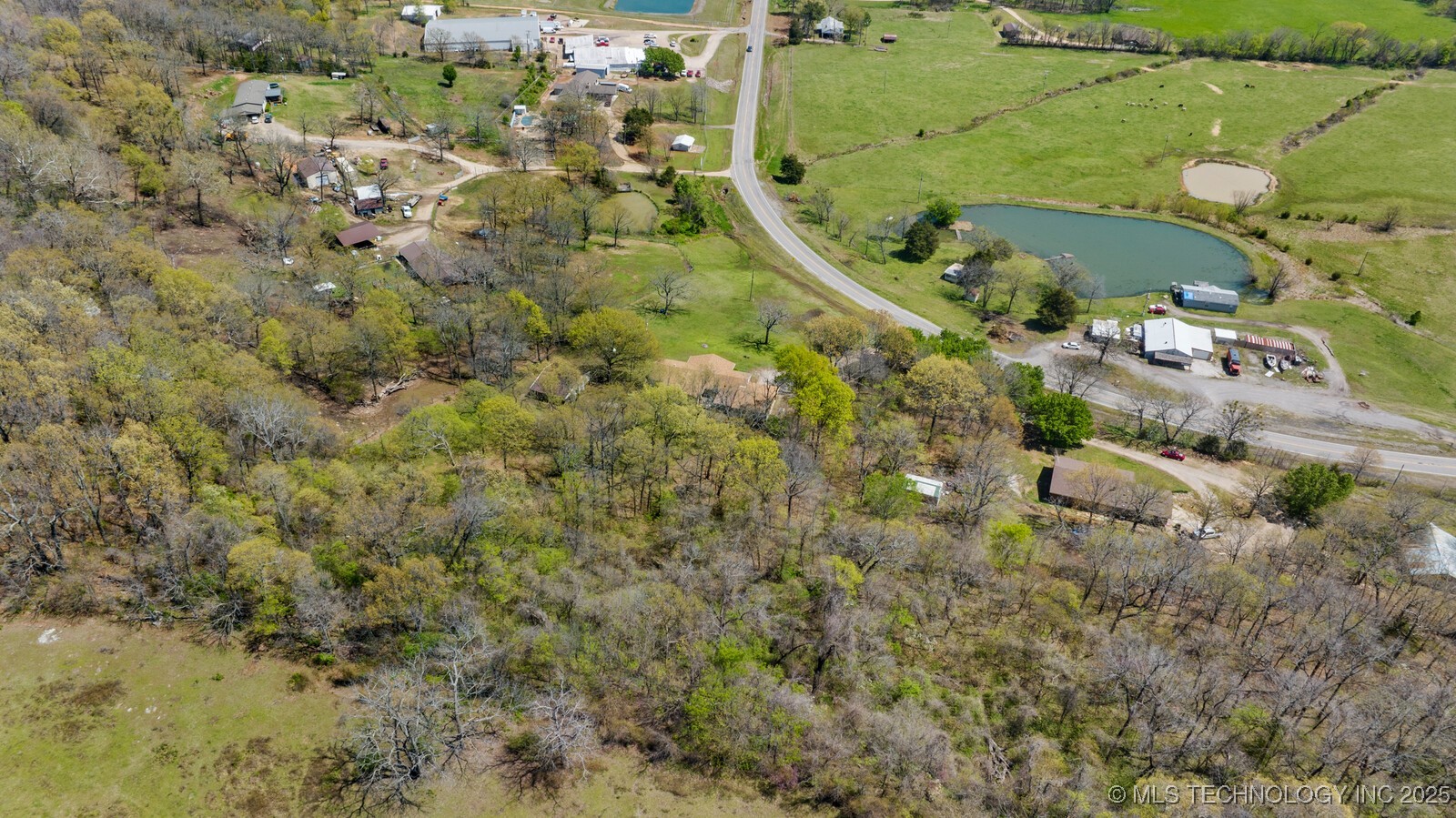 465561 Hwy 100 Property Photo 46