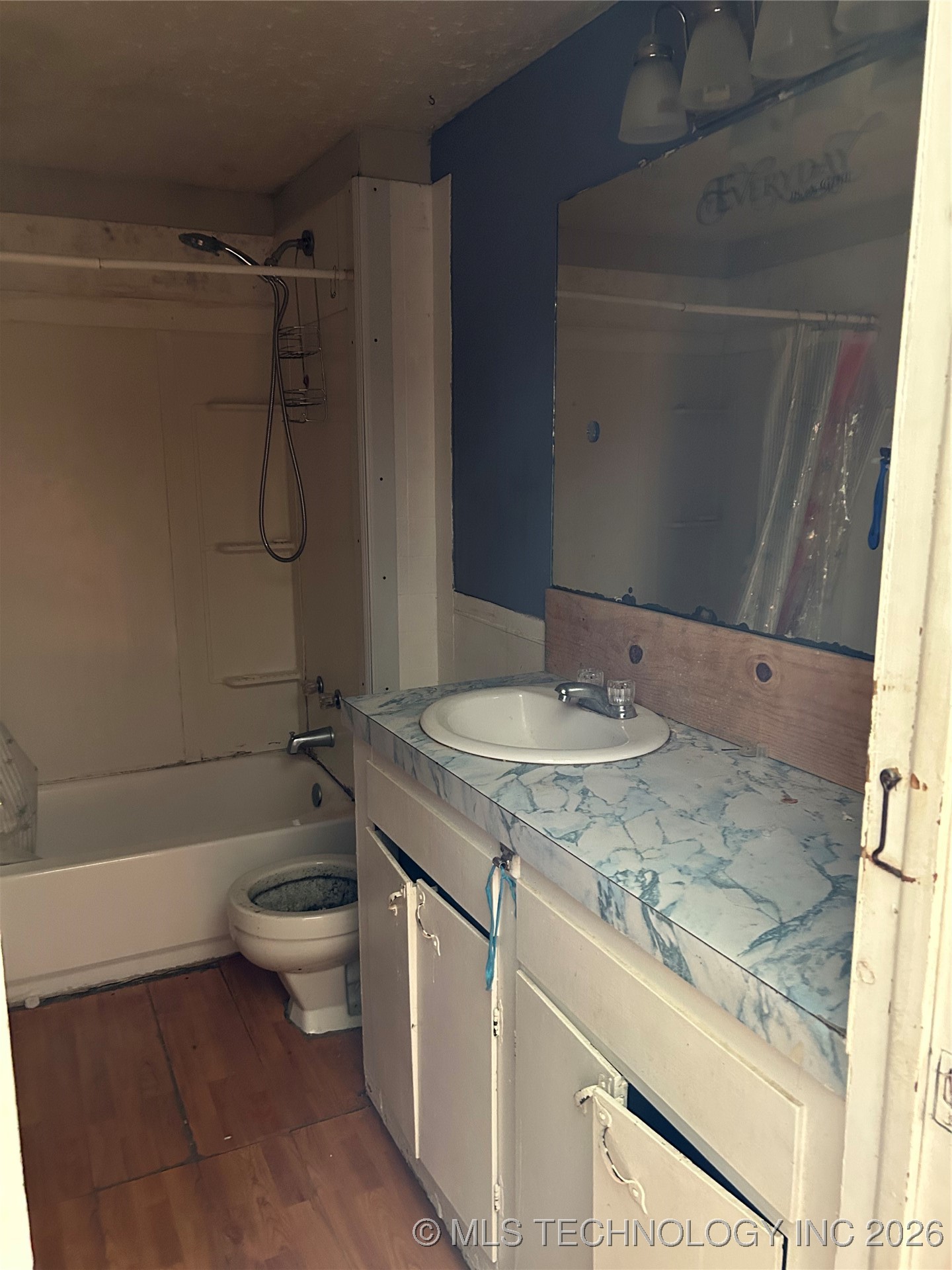 206 Northside Court Property Photo 12