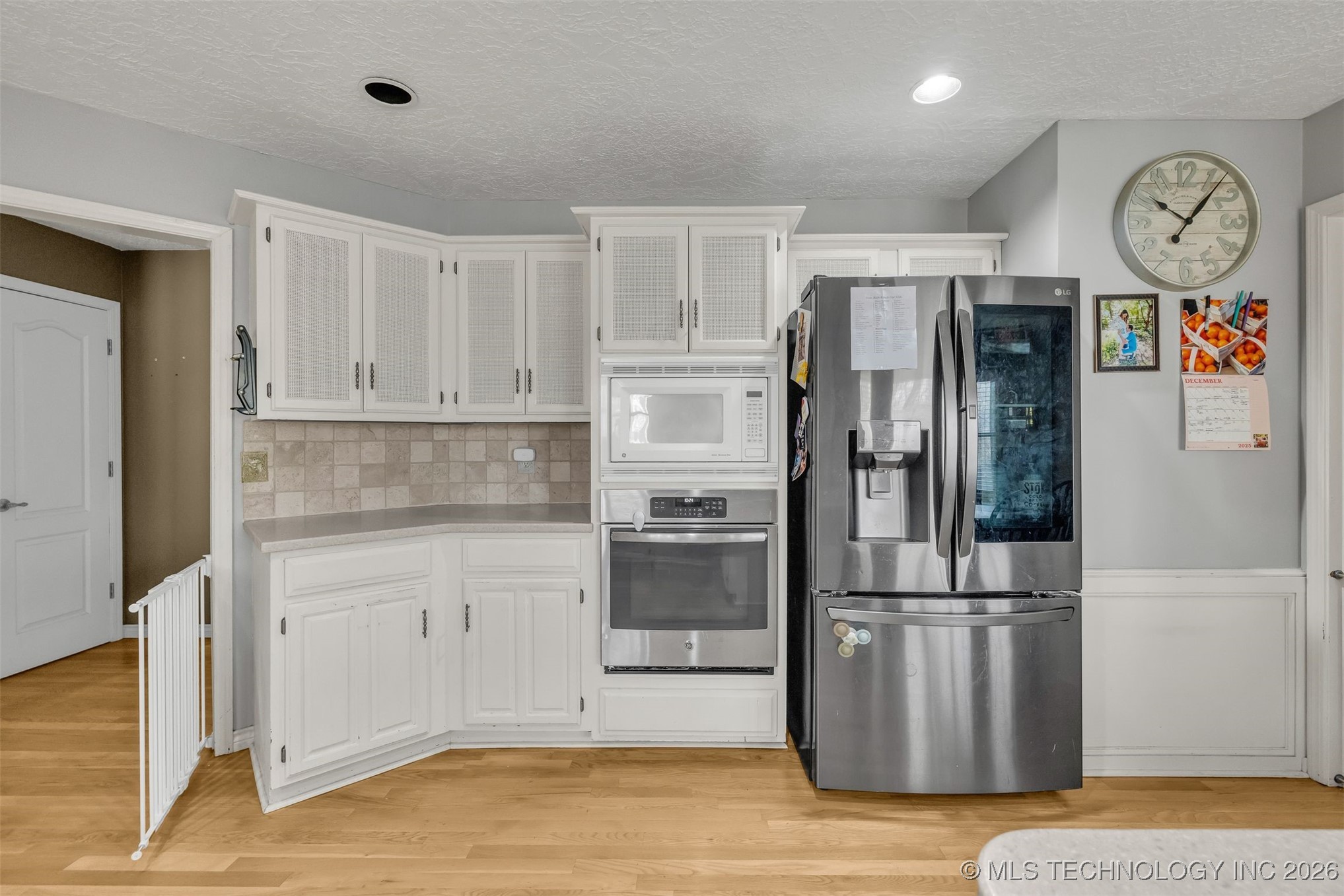 7004 S Peach Avenue Property Photo 14