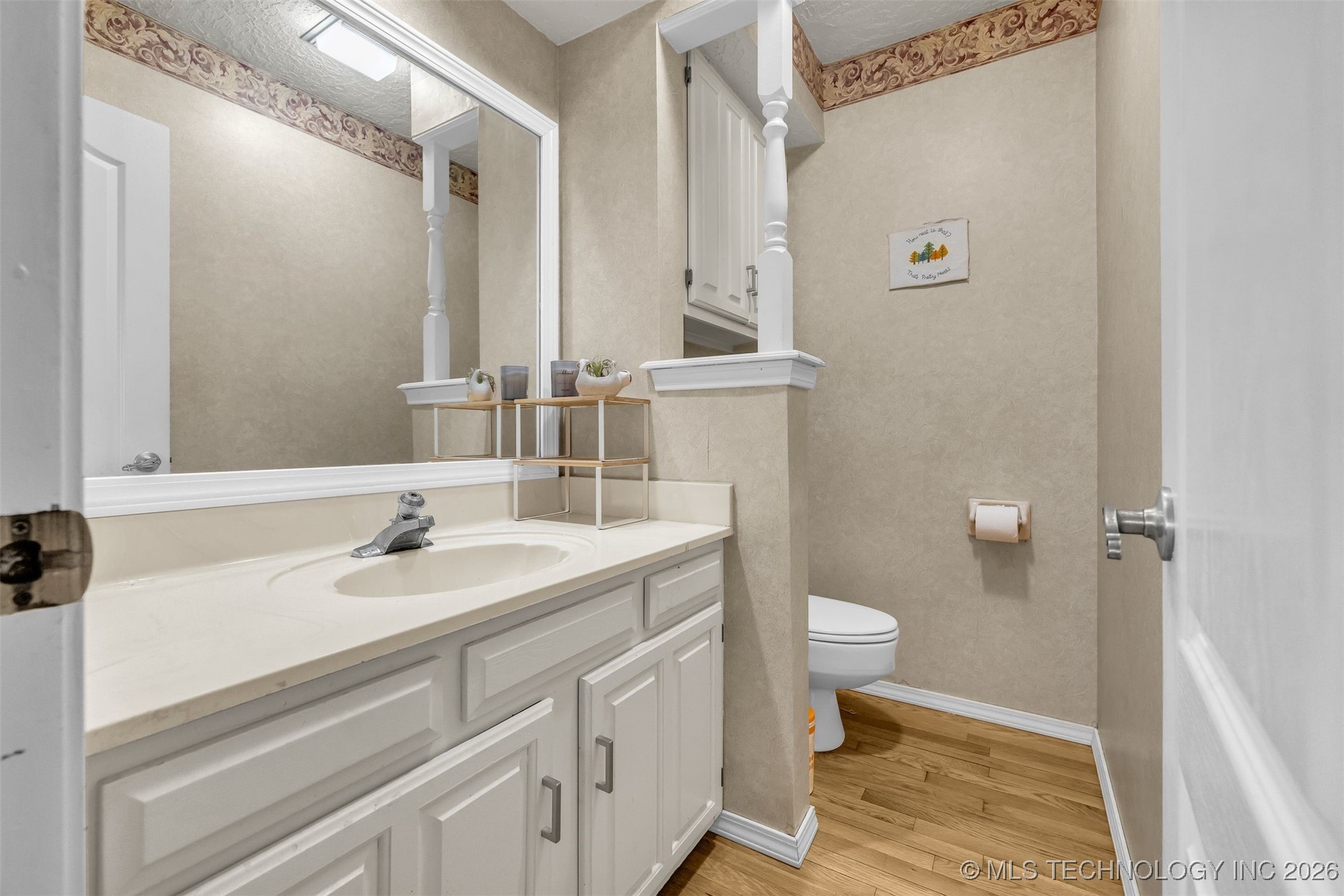 7004 S Peach Avenue Property Photo 22