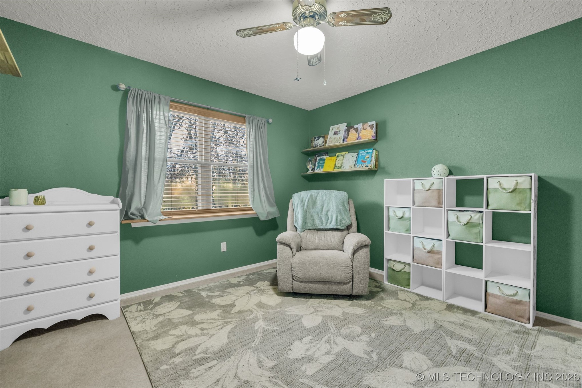 7004 S Peach Avenue Property Photo 28