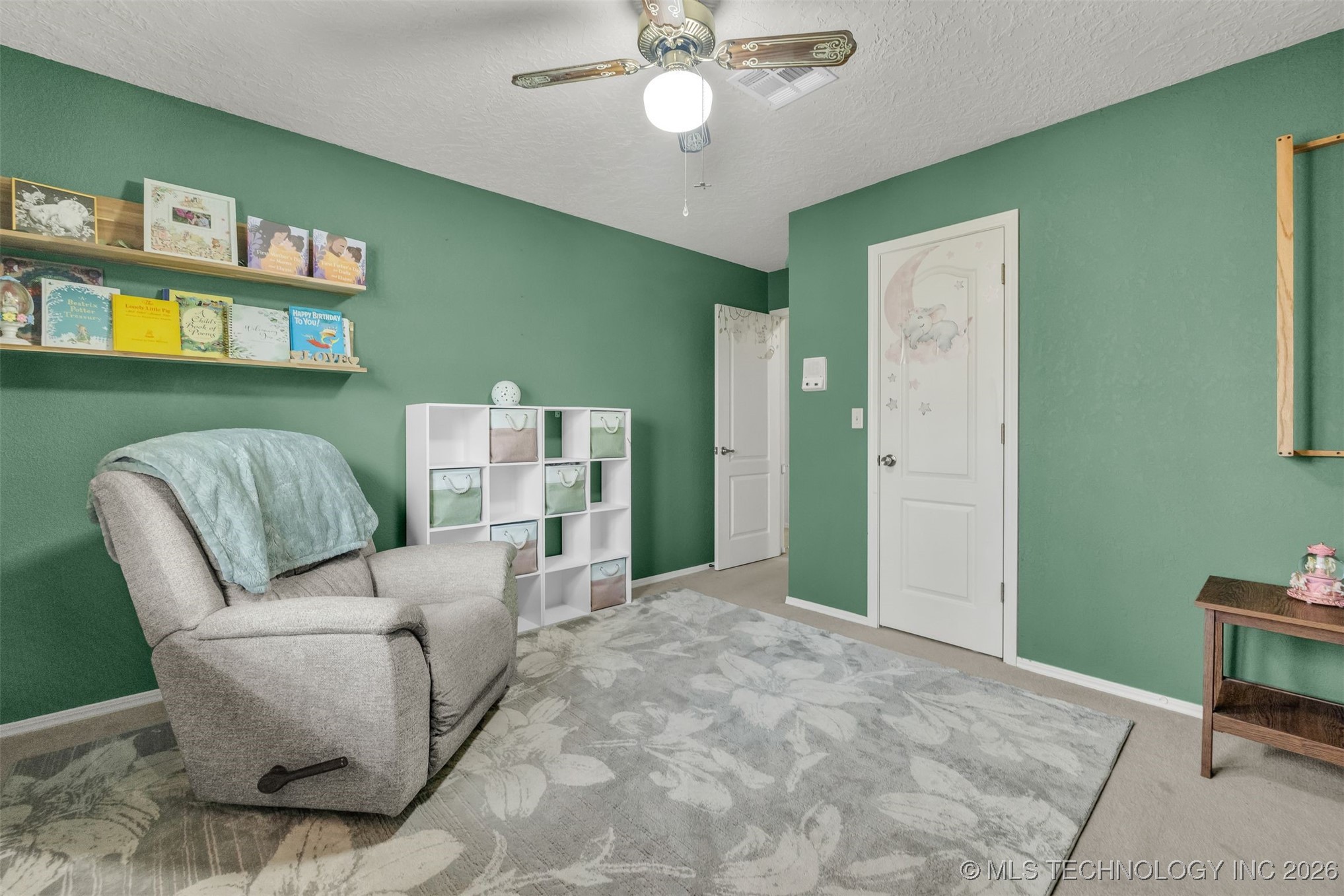 7004 S Peach Avenue Property Photo 29