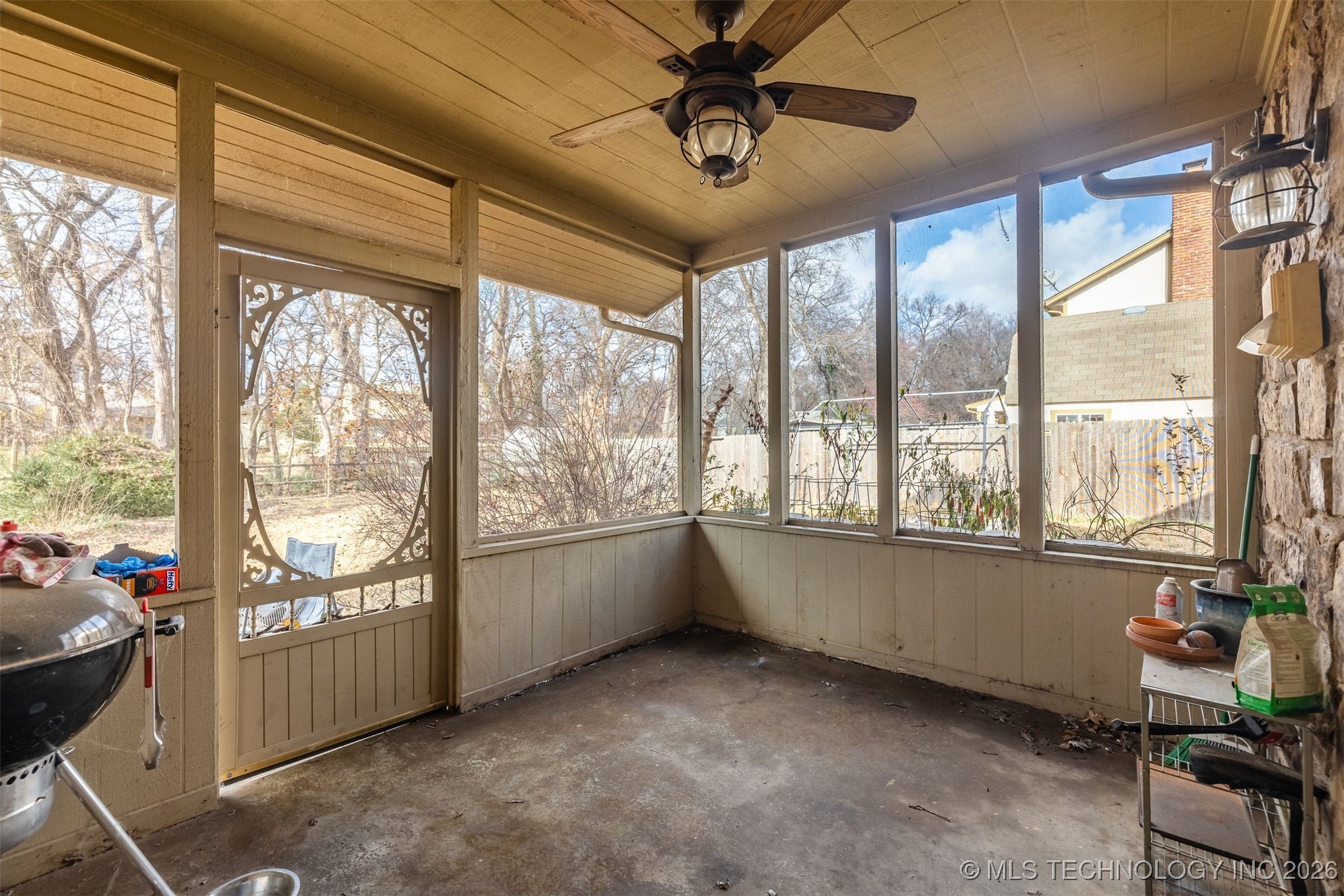 7004 S Peach Avenue Property Photo 34